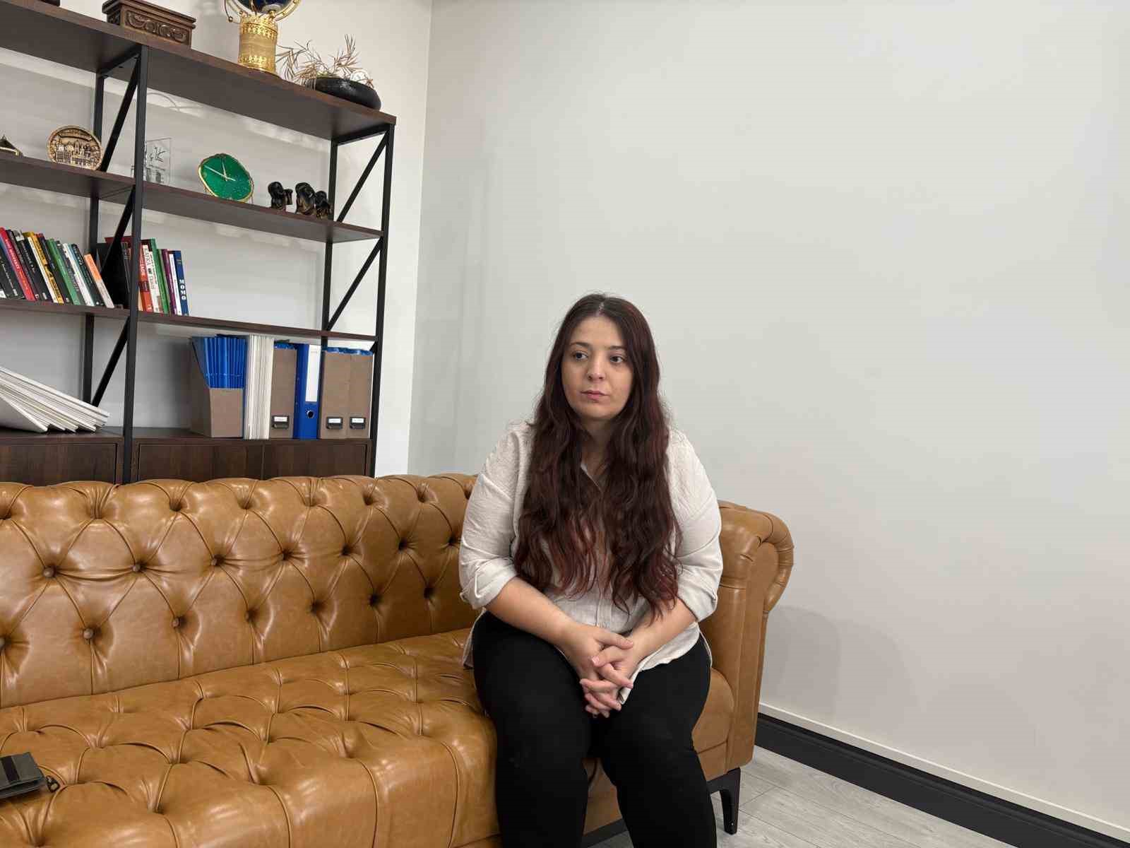 Şiddete ve tacize uğradığını iddia eden Dilek Yiğiter Tunçdoğan: "Bu adam dışarda elini kolunu sallayarak geziyor"