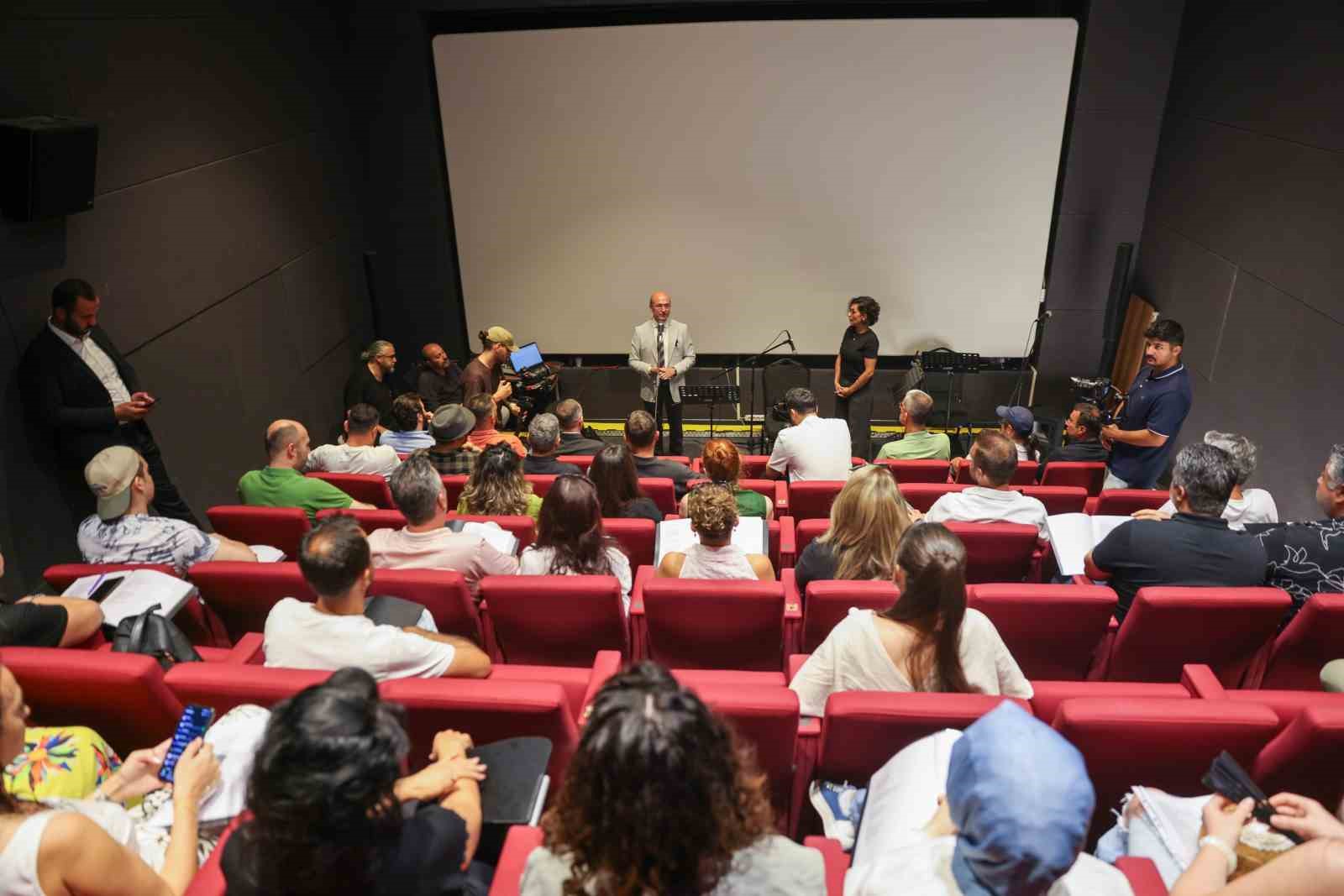 Başkan Pekyatırmacı provalara katıldı
