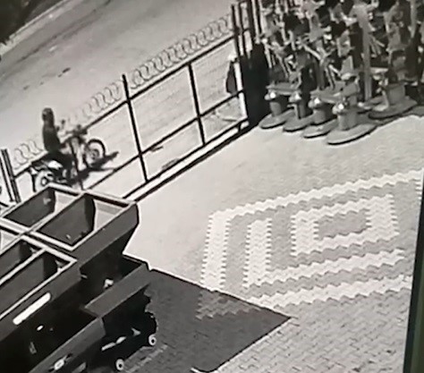 İş yerine kurşun yağdıran şüpheliler, yakalandı