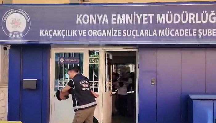 İş yerine kurşun yağdıran ş&uuml;pheliler, yakalandı
