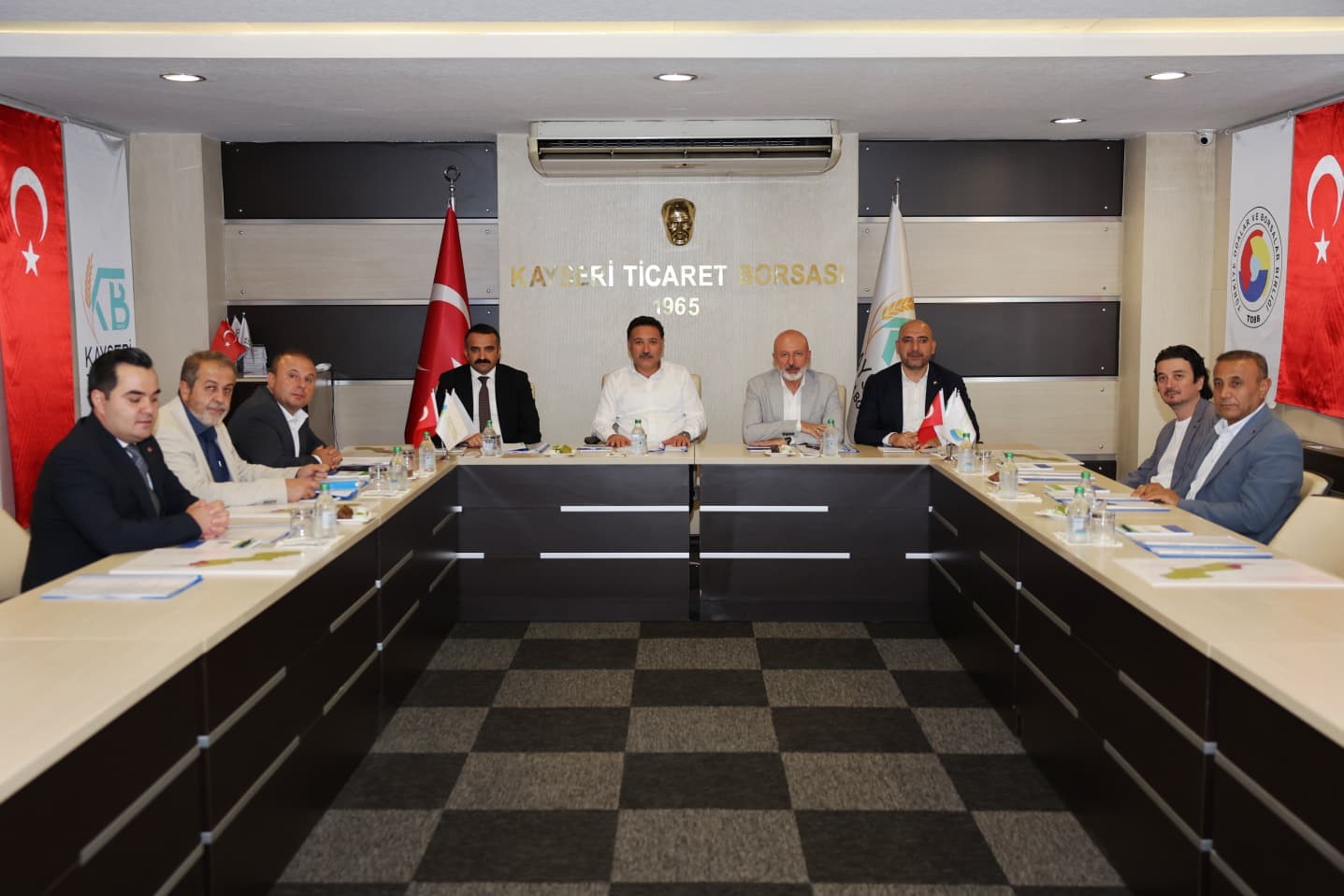 Jeotermal Sera OSB Toplantısı KTB&rsquo;de yapıldı
