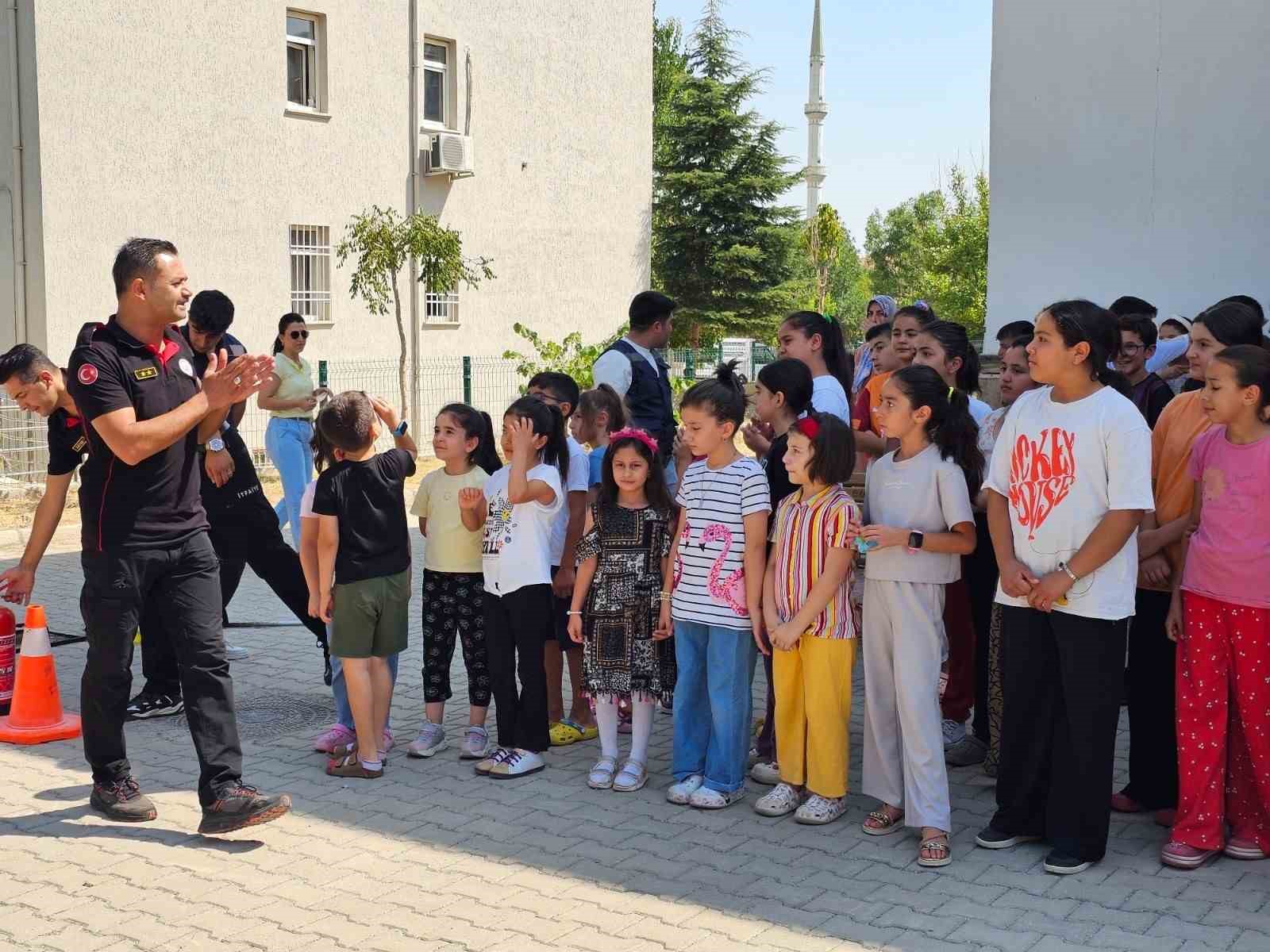 Büyükşehir Semt Konaklarında deprem ve yangın eğitimi
