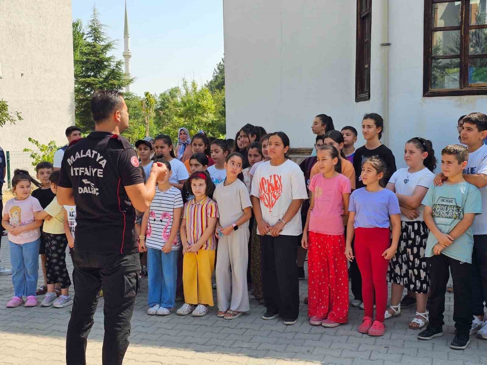 Büyükşehir Semt Konaklarında deprem ve yangın eğitimi