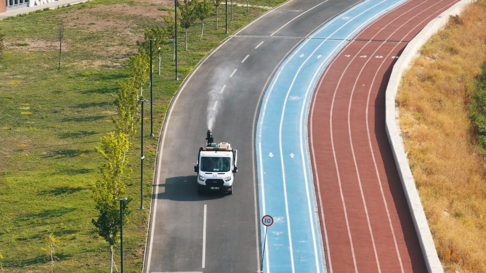 Sincan Belediyesi’nden hem karadan, hem havadan ilaçlama