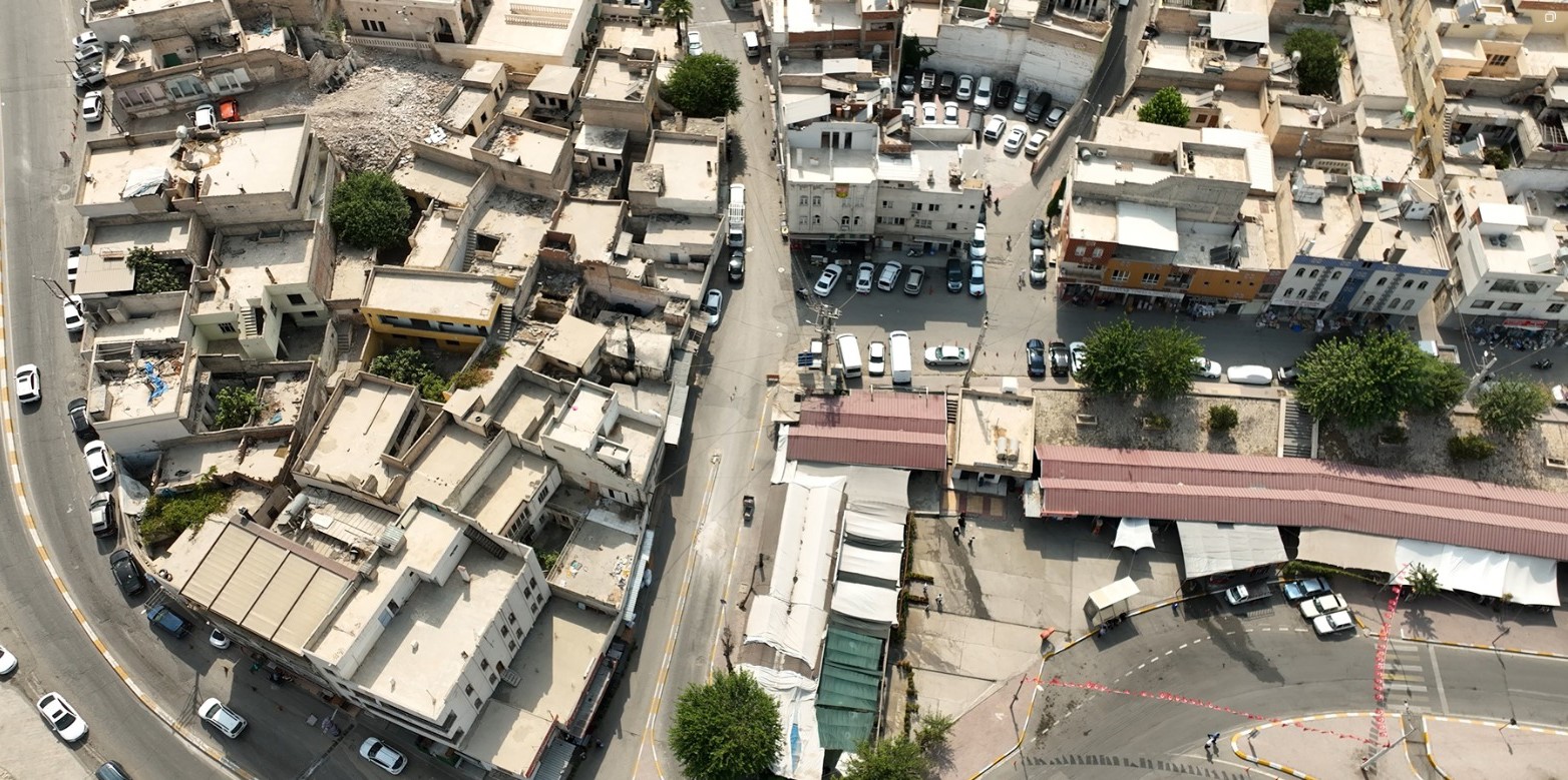 Balıklıg&ouml;l &ccedil;evresindeki gecekondular bir bir yıkılıyor
