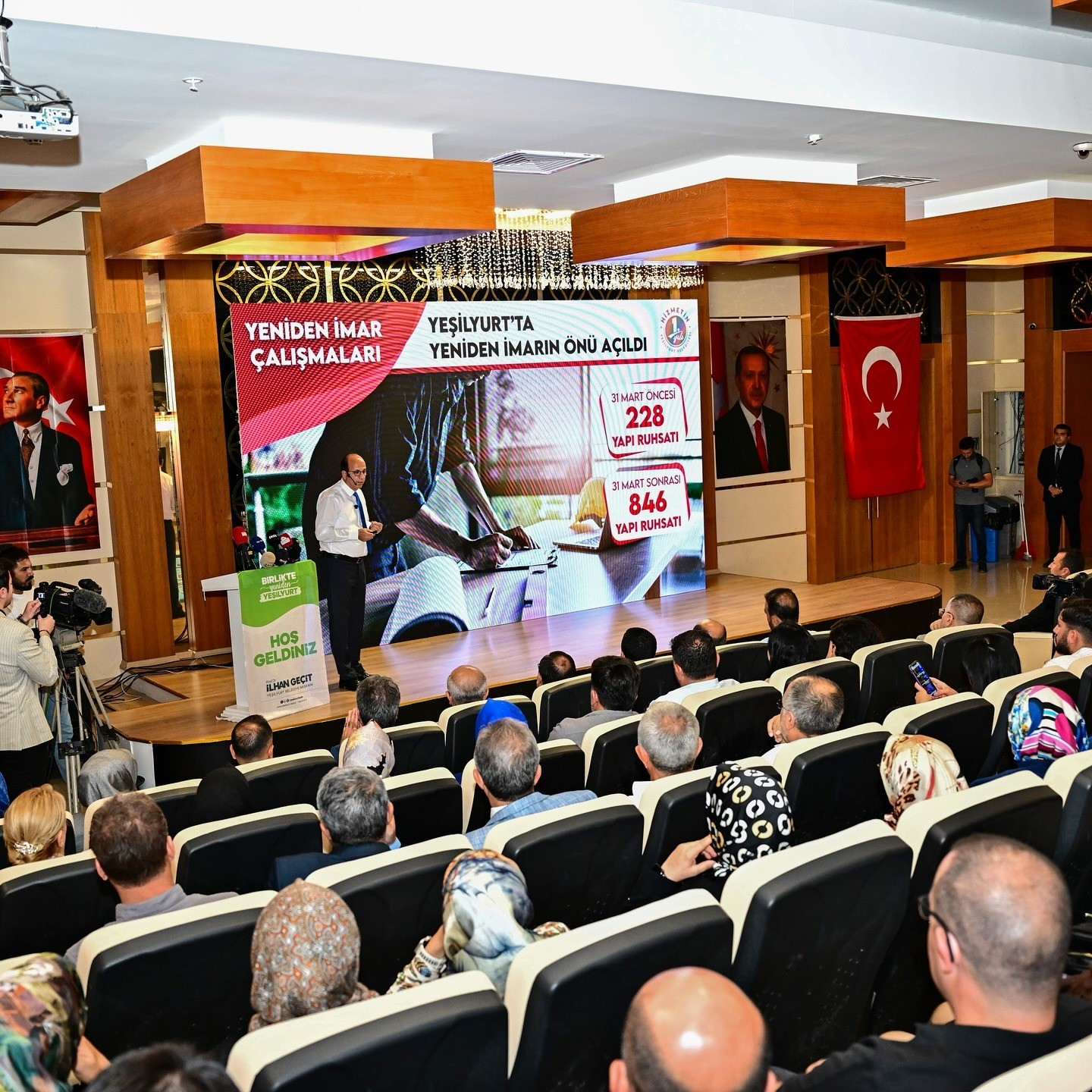 Yeşilyurt Belediyesi hizmet değerlendirme toplantısı yoğun ilgi g&ouml;rd&uuml;
