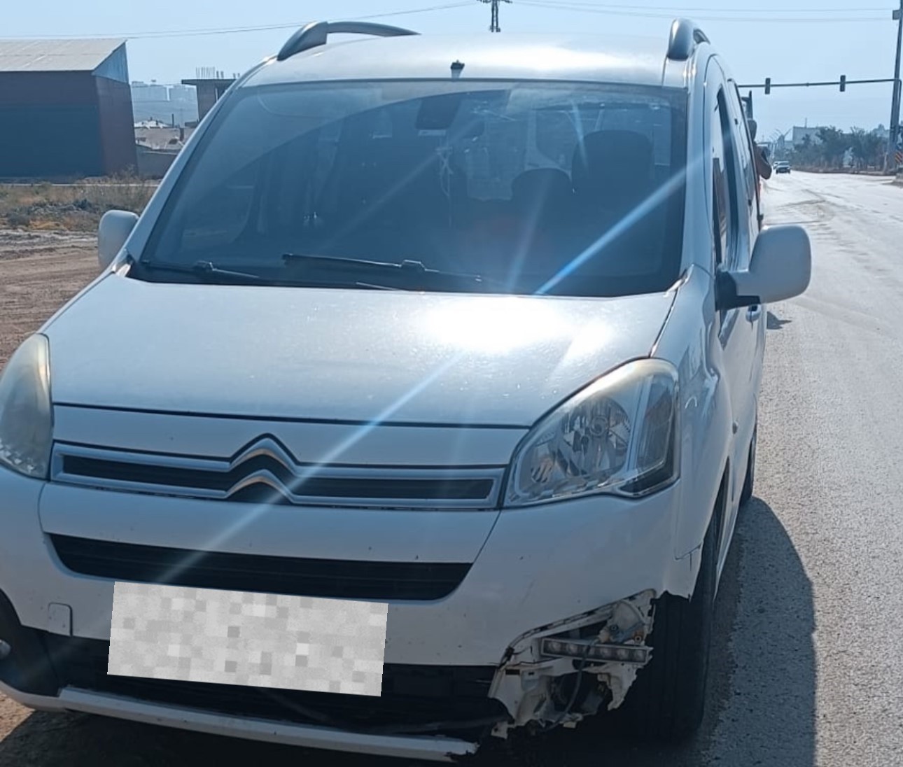 Kamyonetin çarptığı buzağı telef oldu