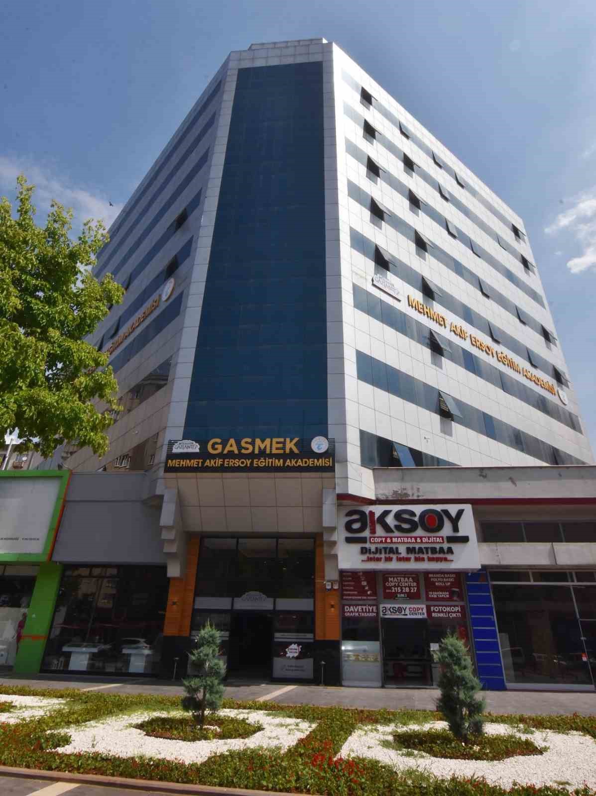 GASMEK, tercih d&ouml;neminde de &ouml;ğrencilere desteğini s&uuml;rd&uuml;r&uuml;yor
