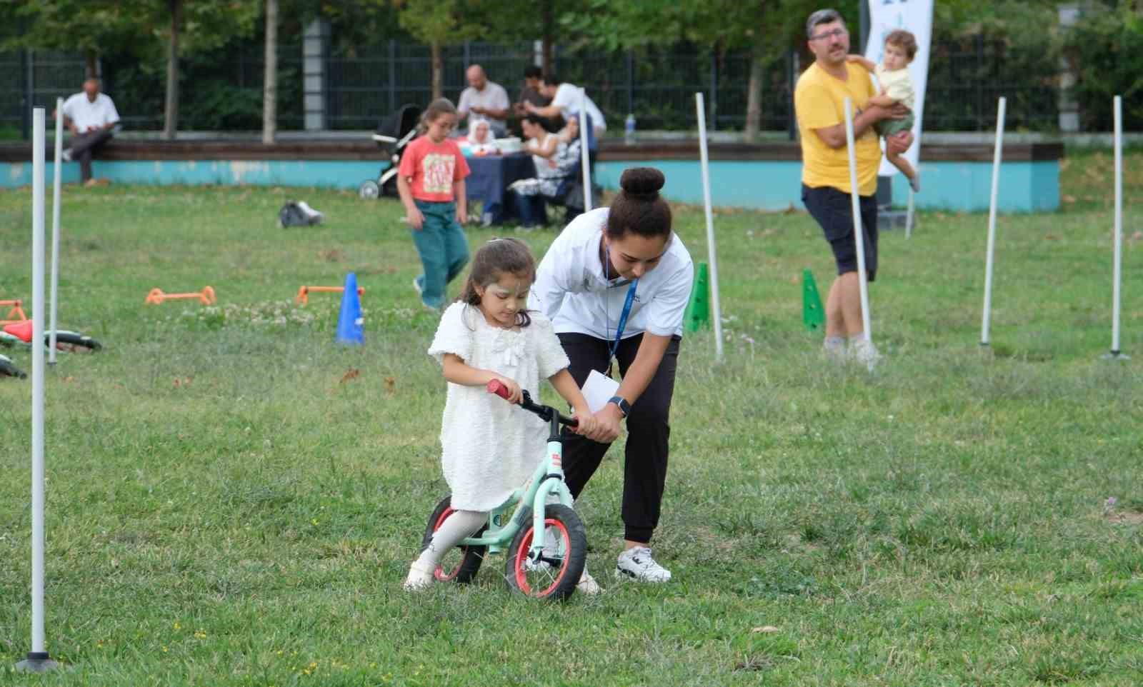 Bu kez çocukların yarışına aileler de dahil oldu