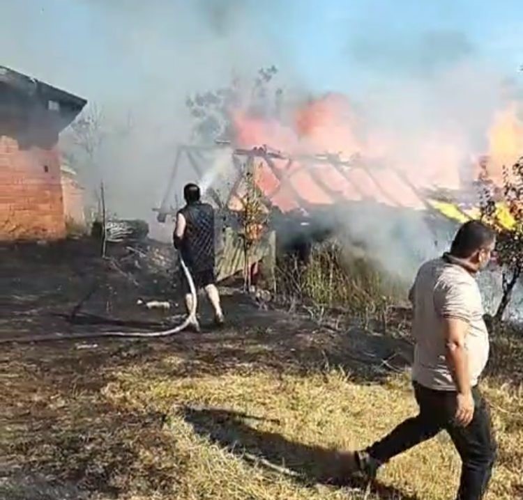 Bartın’da samanlık yangını