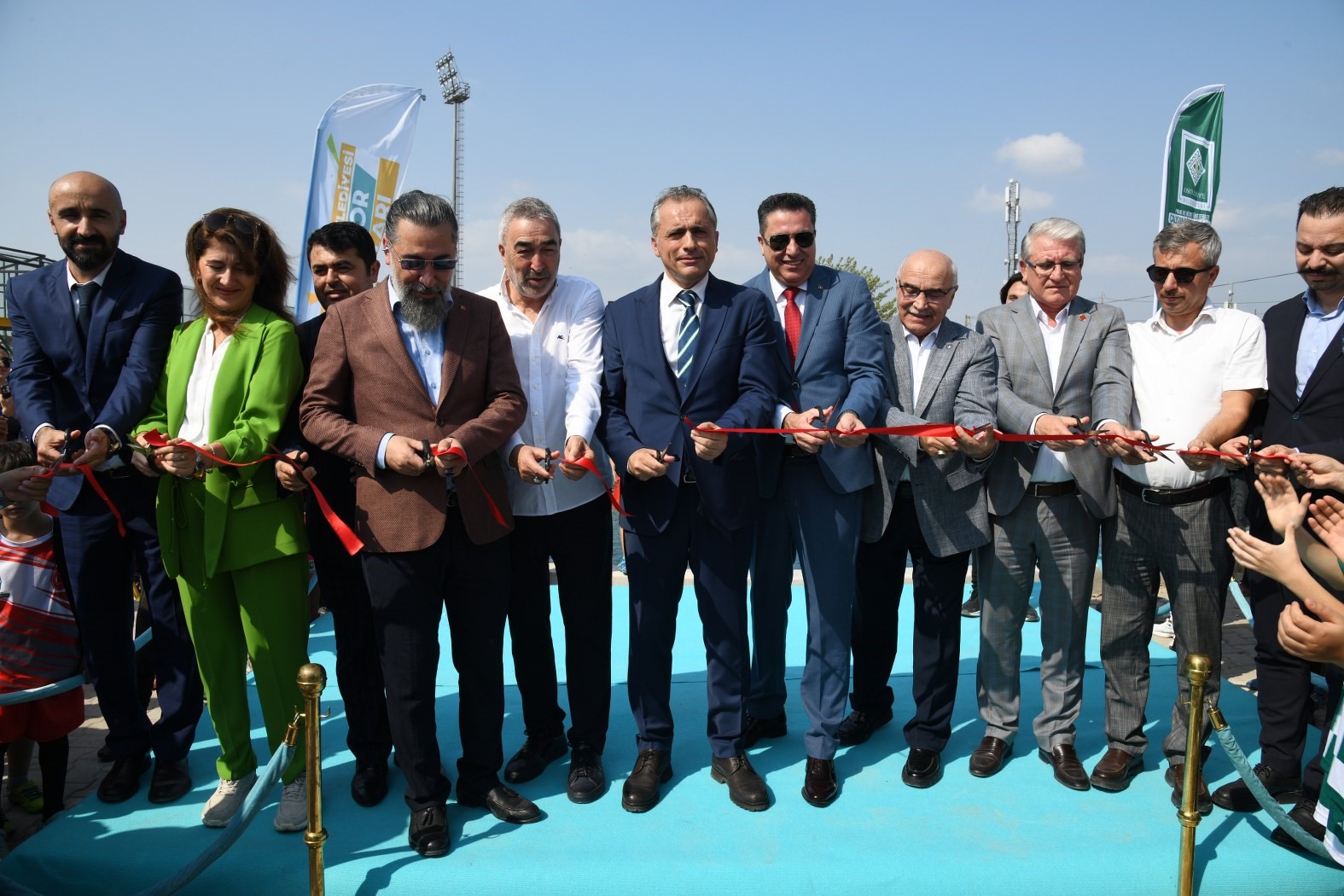 Samet Aybaba Spor Kompleksi yenilenen y&uuml;z&uuml;yle hizmet verecek
