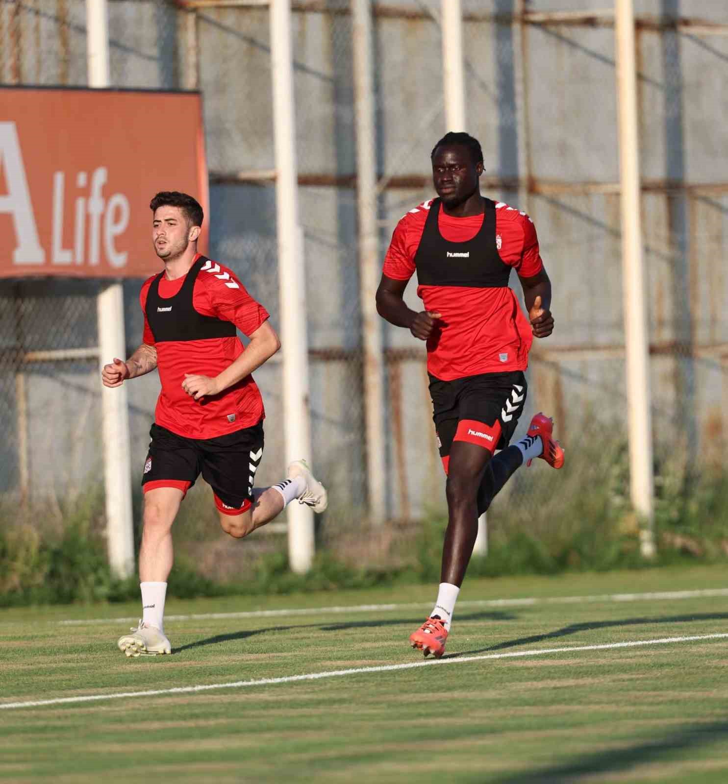 Sivasspor, Erzurum ma&ccedil;ına tam gaz hazırlanıyor
