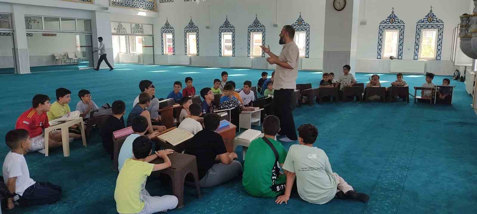 Elazığ’da öğrencilere teknoloji semineri