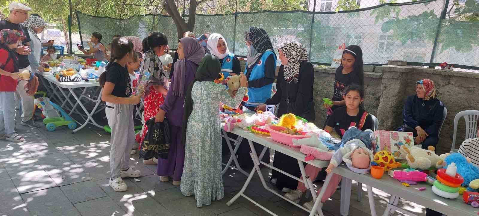 Elazığ’da "Oyuncağımın Geliri Gazze’ye" projesi