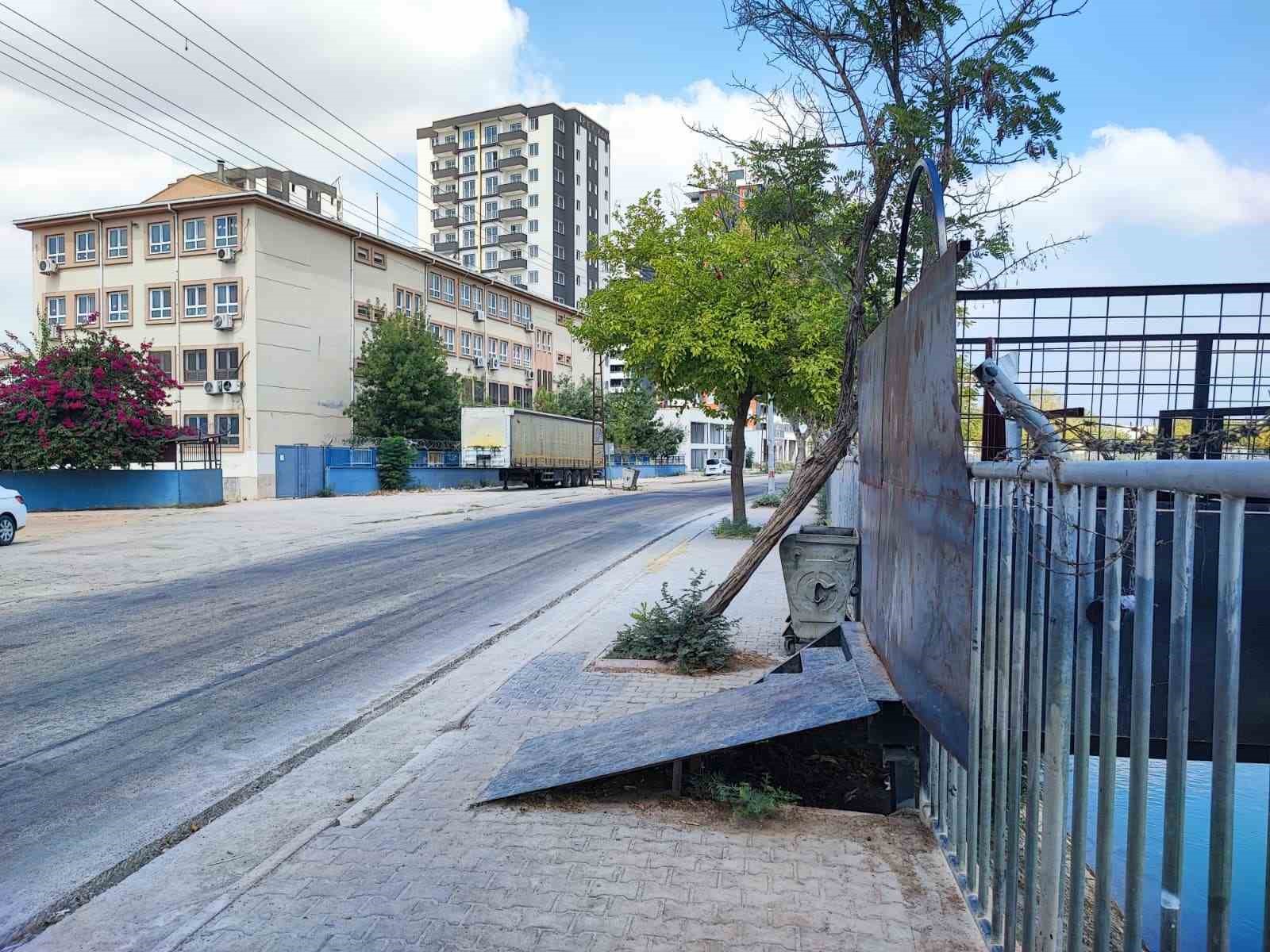Zarar gren kpr onarlmak yerine kapatld
