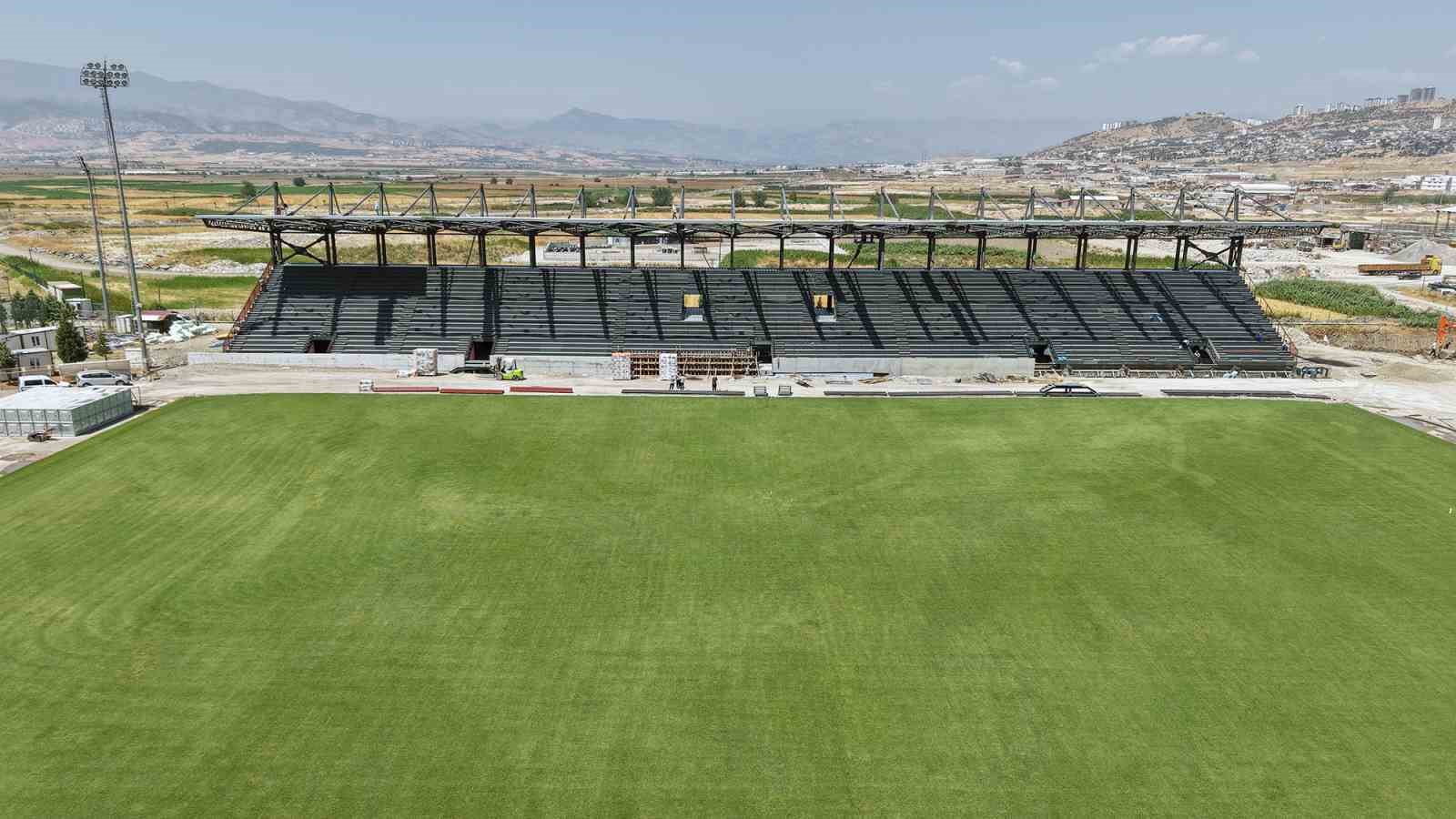 Kahramanmarata 4 bin kiilik futbol sahas hzla yaplyor
