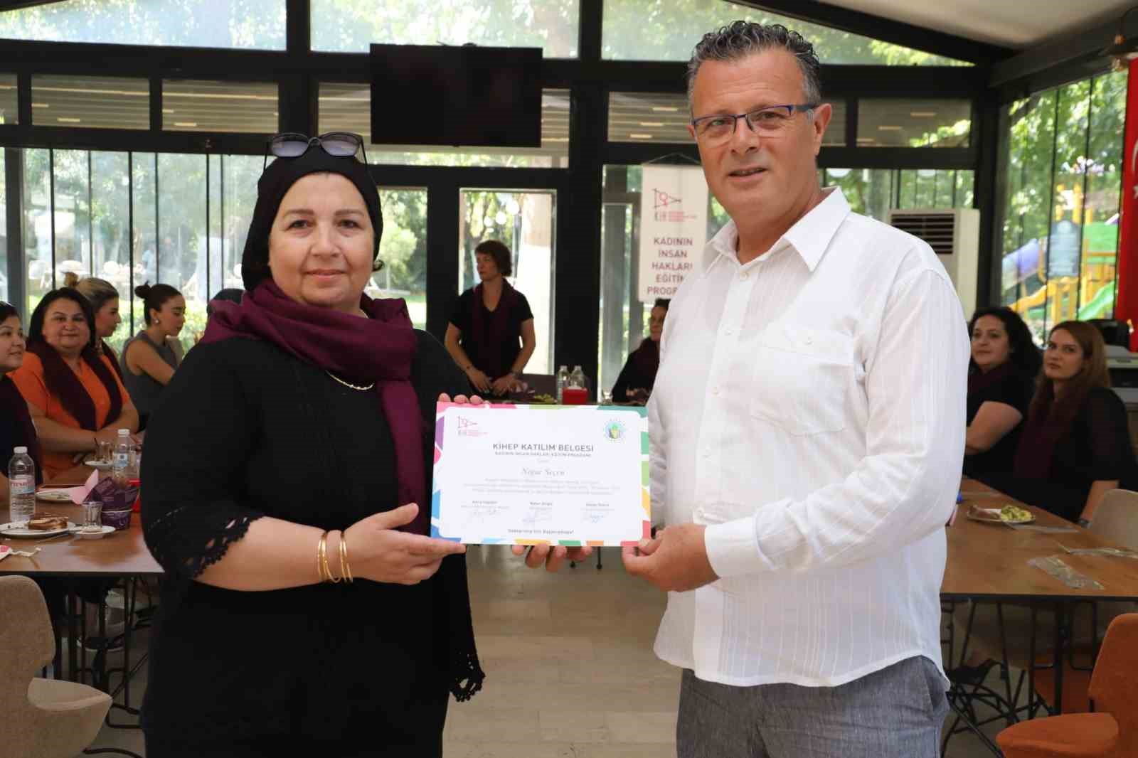 Kadın hakları eğitimini tamamladılar, sertifikalarını aldılar
