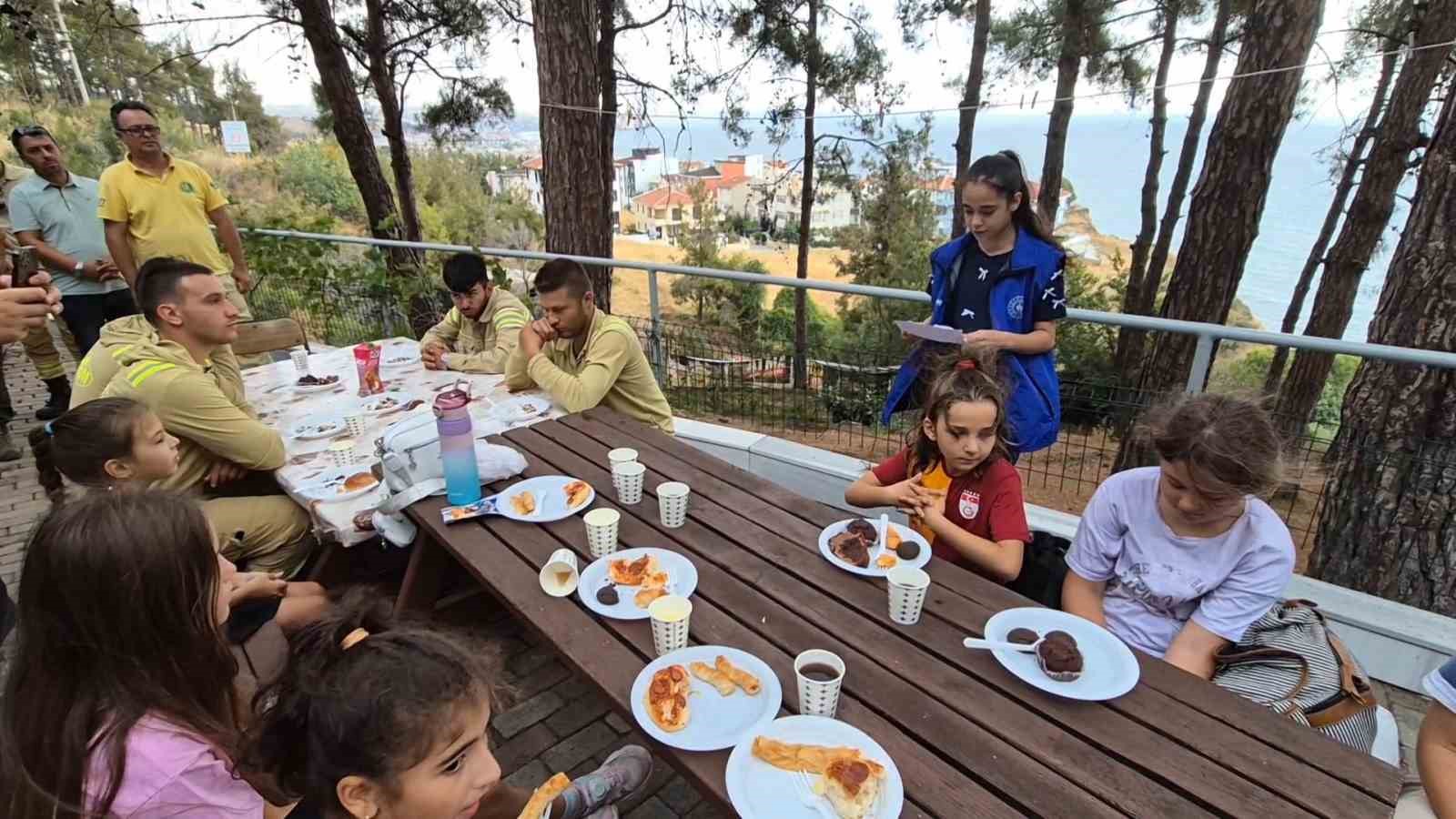 Tekirdağ&rsquo;da &ouml;ğrencilerden orman kahramanlarına duygulandıran mektuplar
