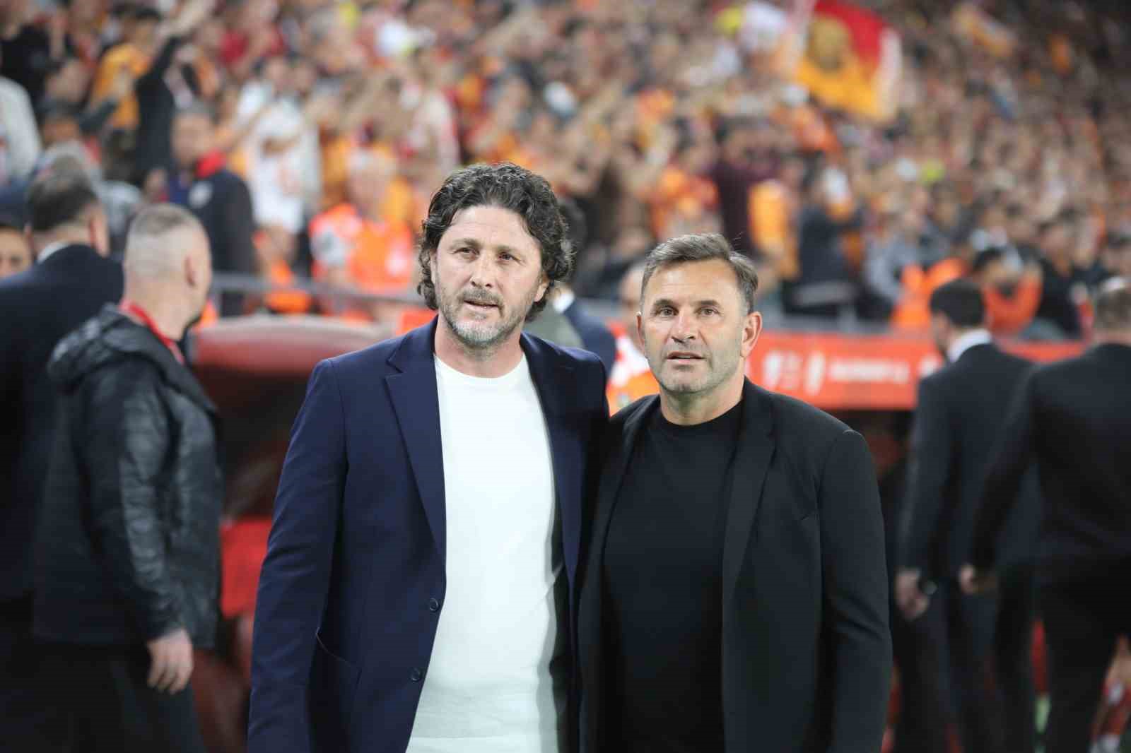 12 takım Süper Lig’e geçen sezonki teknik direktörüyle başlayacak