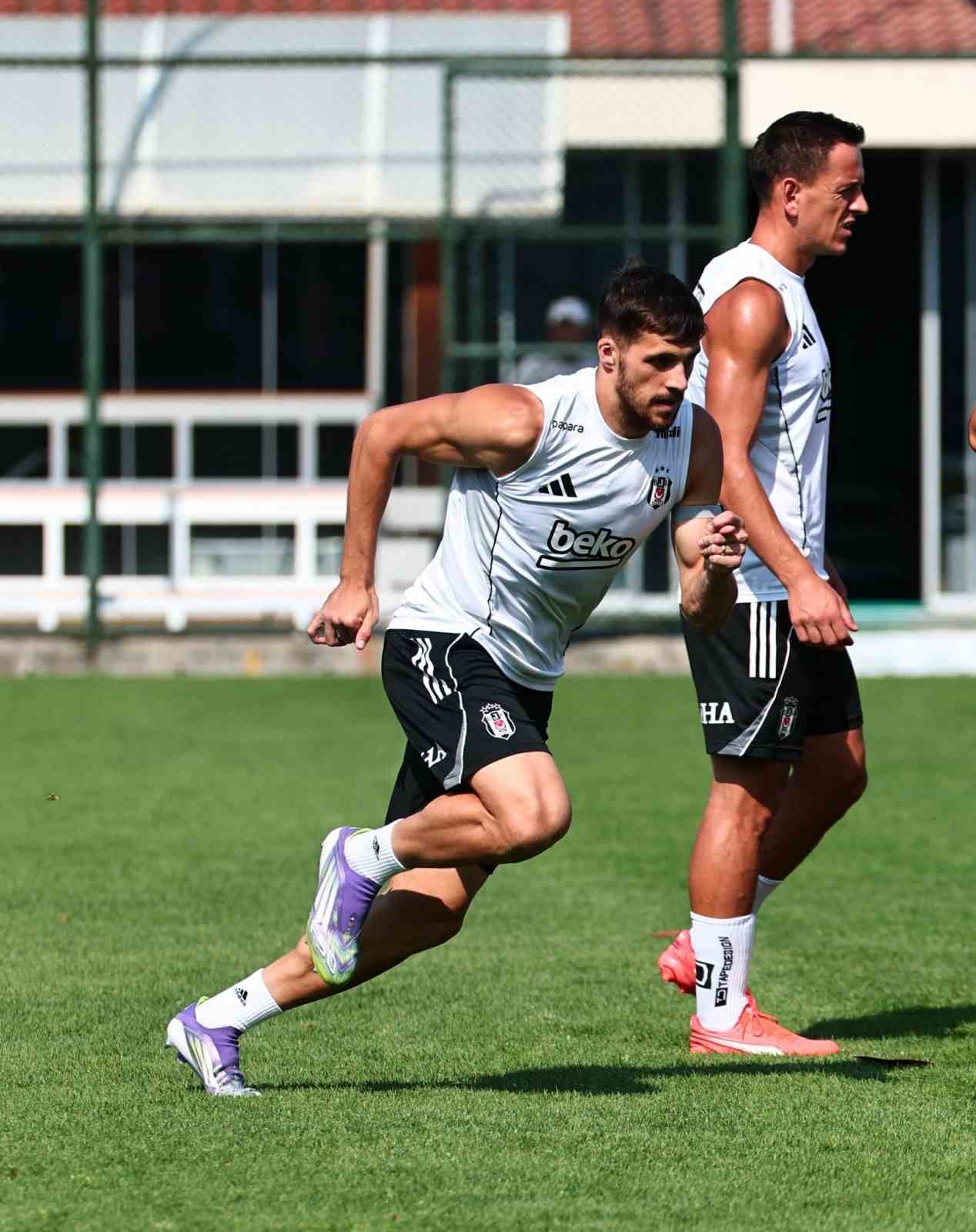 Beşiktaş, St. Patrick’s maçı hazırlıklarını tamamlandı
