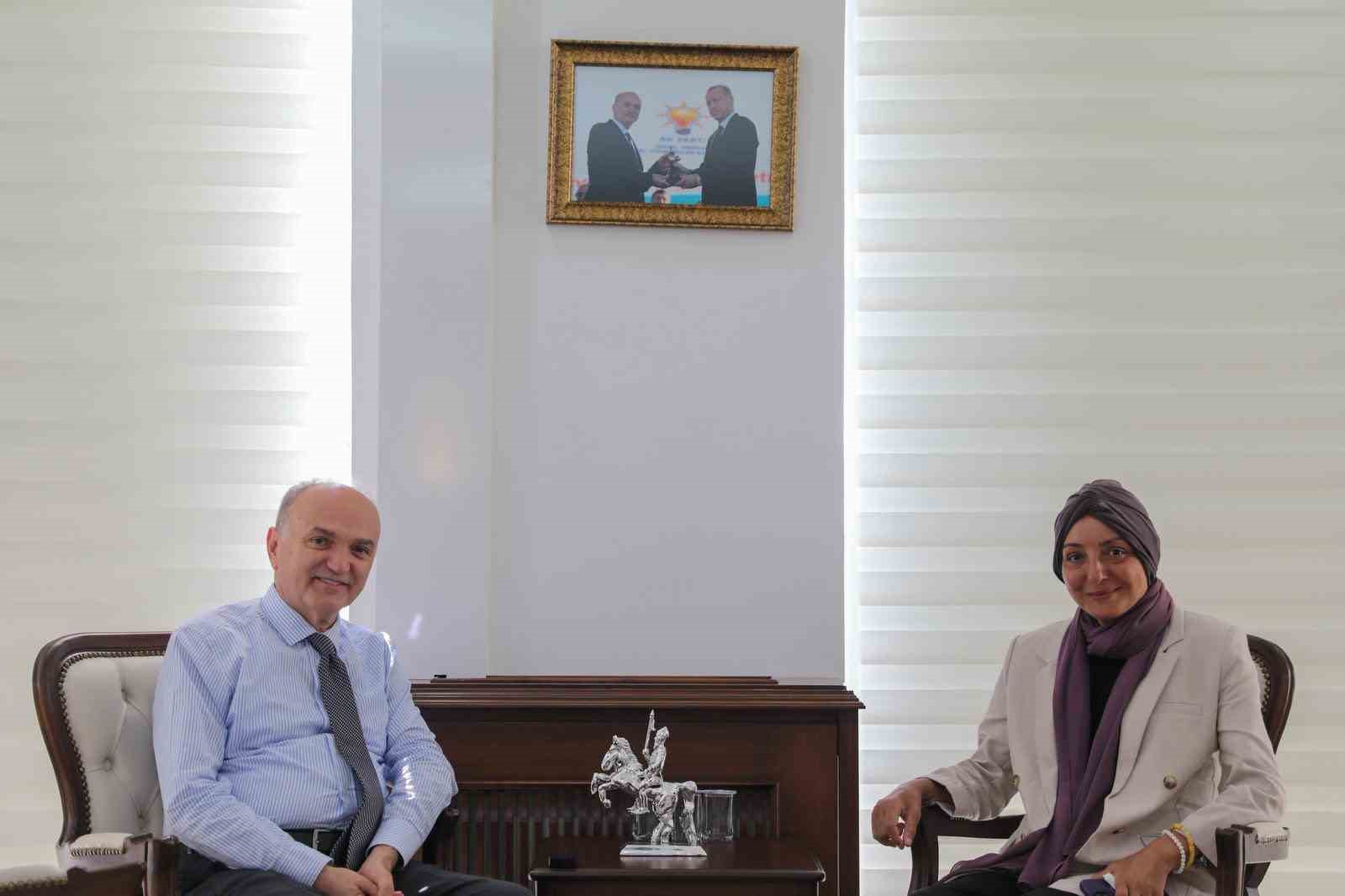 Cumhurbaşkanı Başdanışmanı Oruç’tan, Başkan Özlü’ye ziyaret