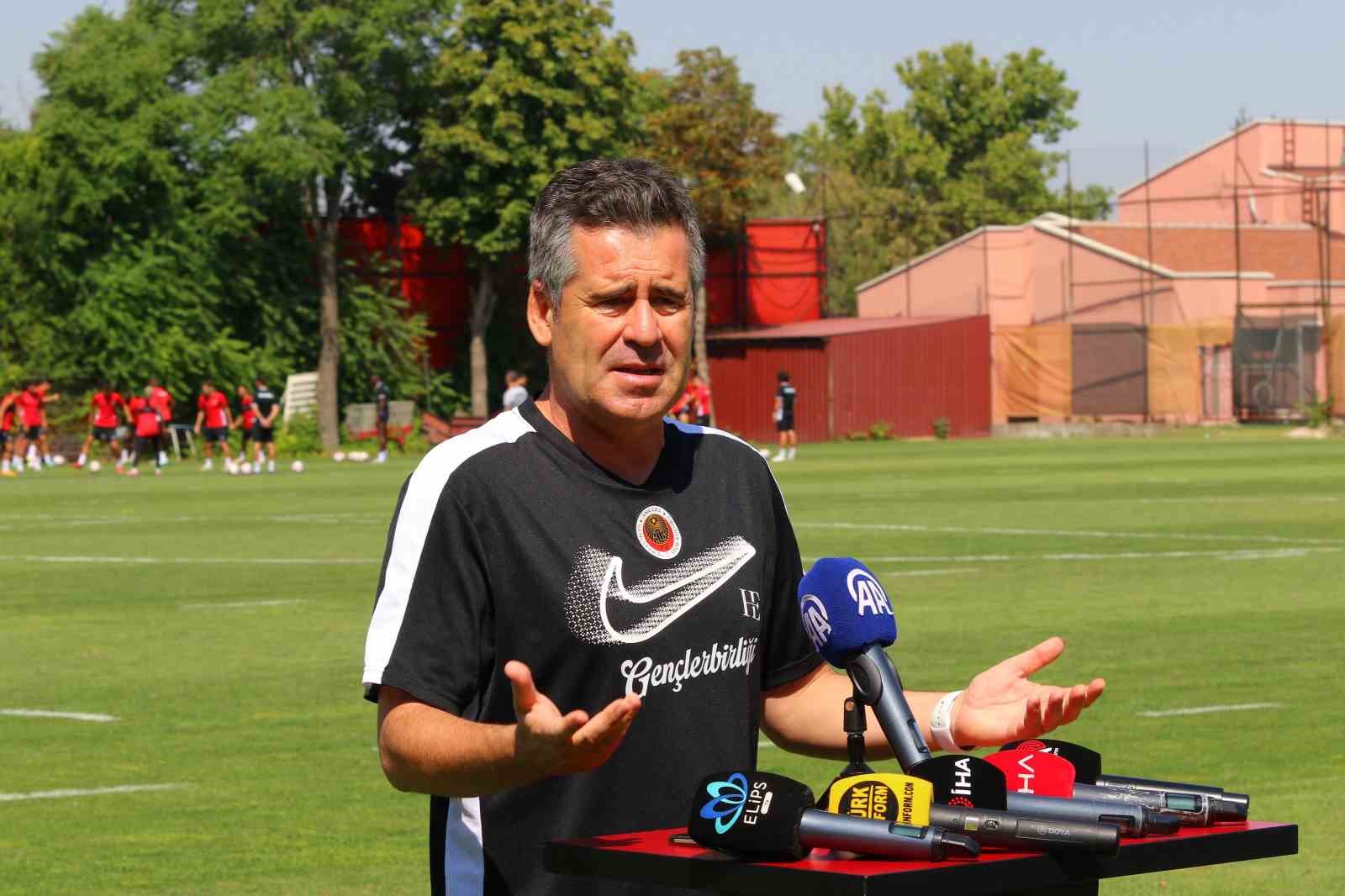 Hüseyin Eroğlu: "Samsunspor maçında moral motivasyon sağlayacak skoru almak istiyoruz"
