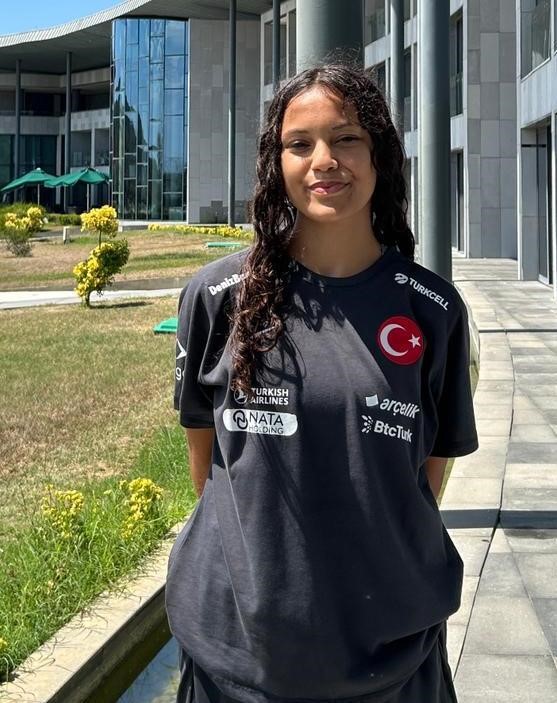Körfezli Ravza U15 Kız Milli Takımı’nda