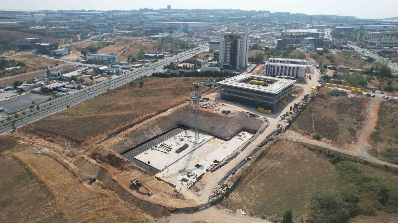 Çayırova’ya sporcu fabrikası, spor lisesi ve yeni kent meydanı geliyor
