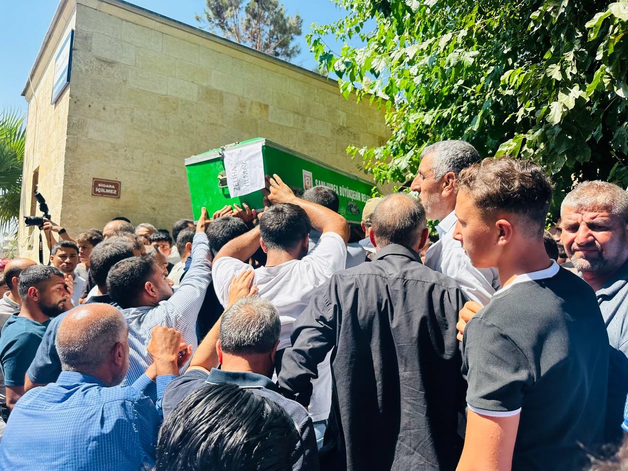 Kazada &ouml;len 4 tarım iş&ccedil;isi Şanlıurfa&rsquo;da defnedildi
