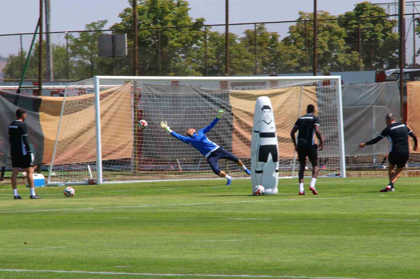 Gen&ccedil;lerbirliği, Samsunspor ma&ccedil;ı hazırlıklarını s&uuml;rd&uuml;r&uuml;yor
