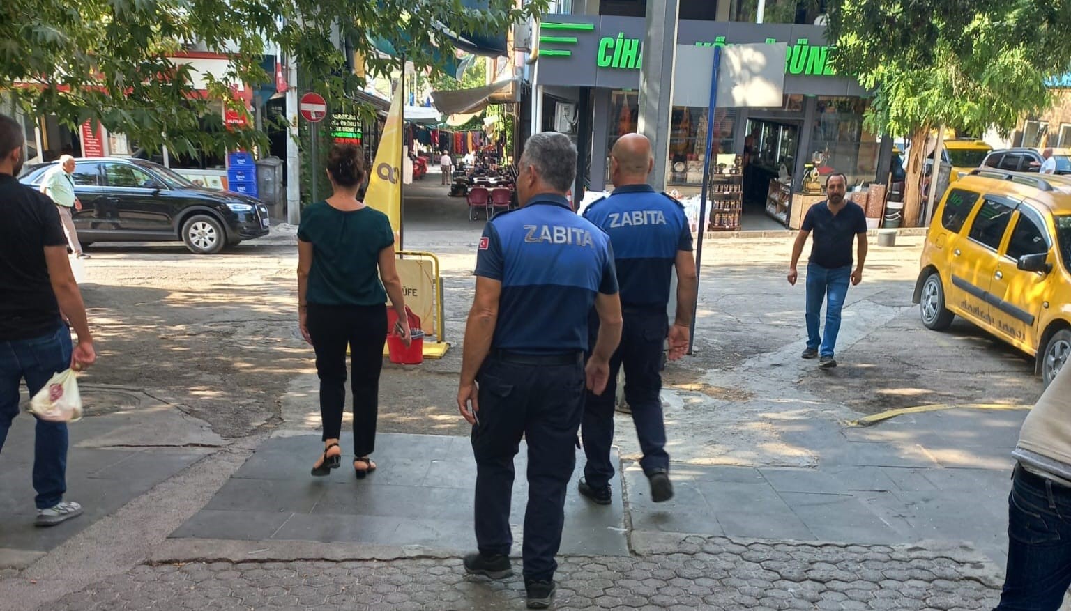 Tunceli’de kaldırım işgaline yönelik denetim: 9 esnafa para cezası