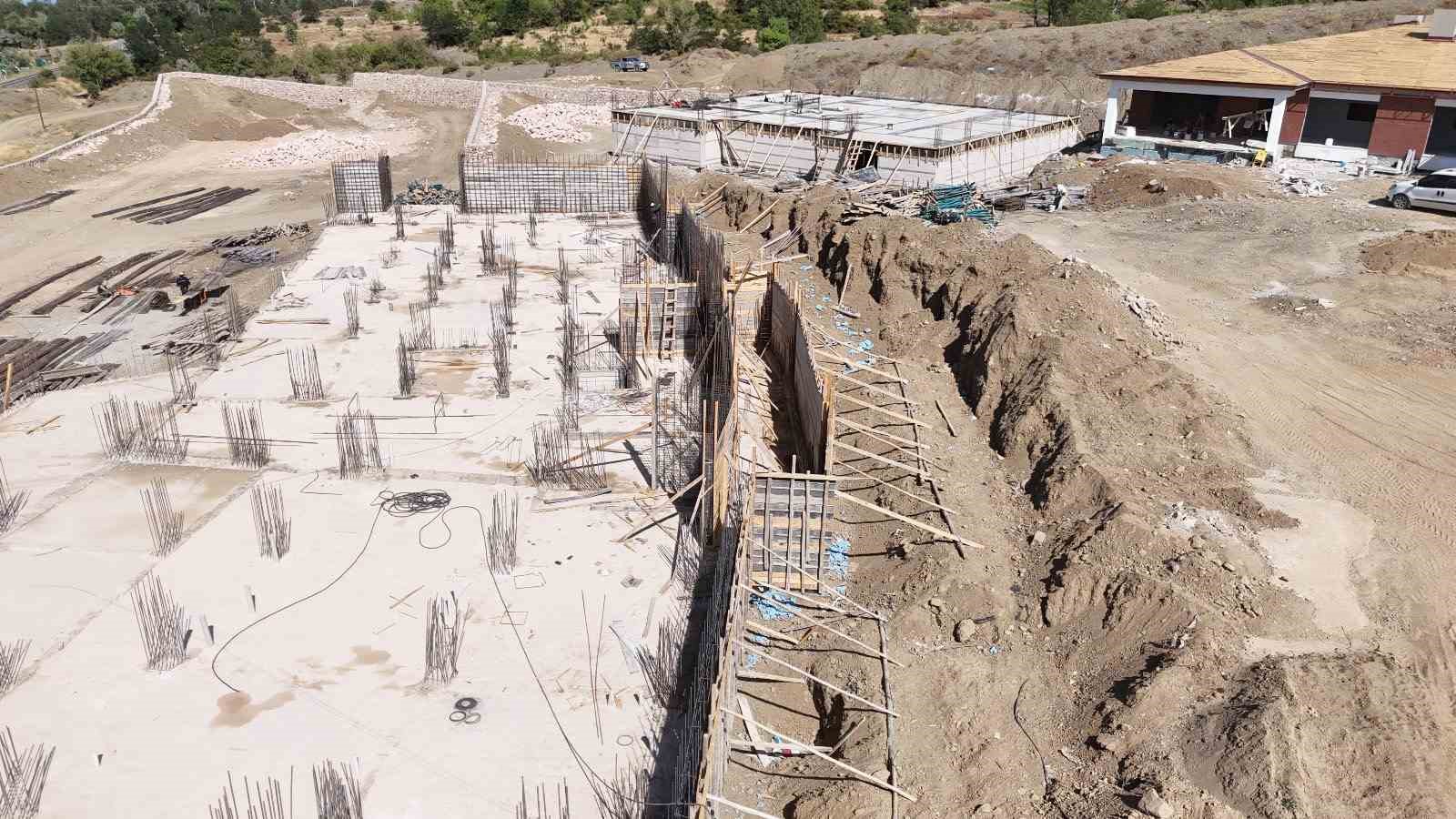 Sivrice Engelsiz Yaşam Merkezi&rsquo;nde &ccedil;alışmalar s&uuml;r&uuml;yor
