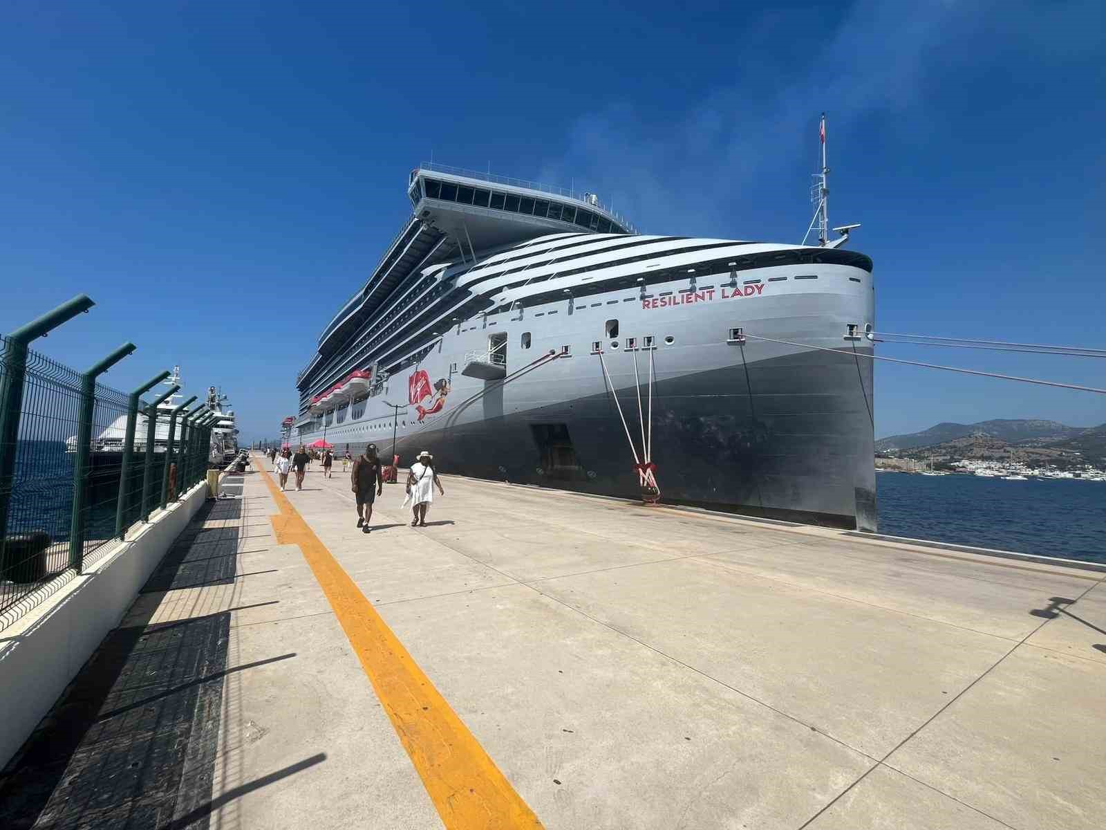 Bodrum’a 2 bin 577 yolcu getirdi