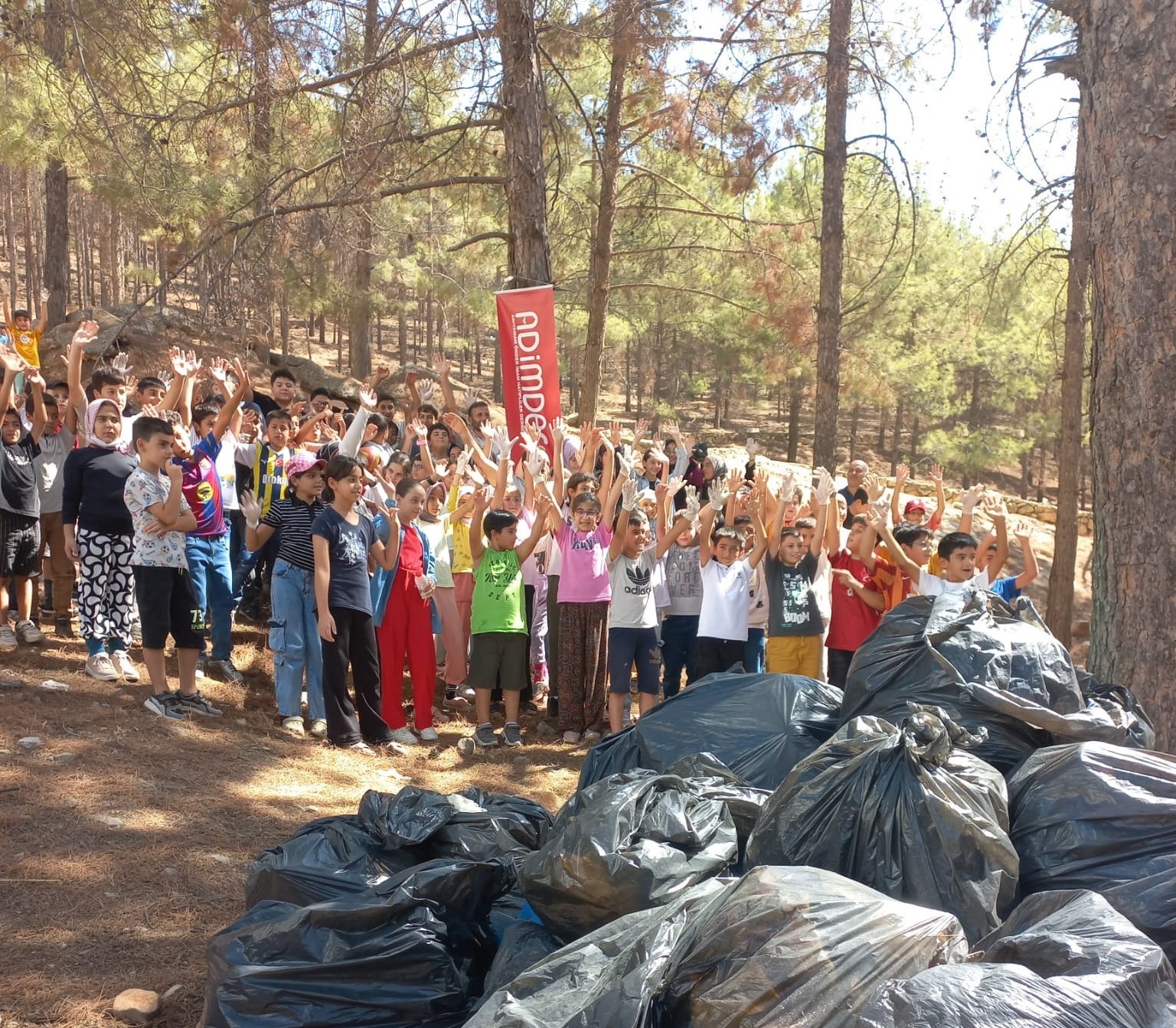 İmam hatiplilerden orman temizliği ve farkındalık seferberliği