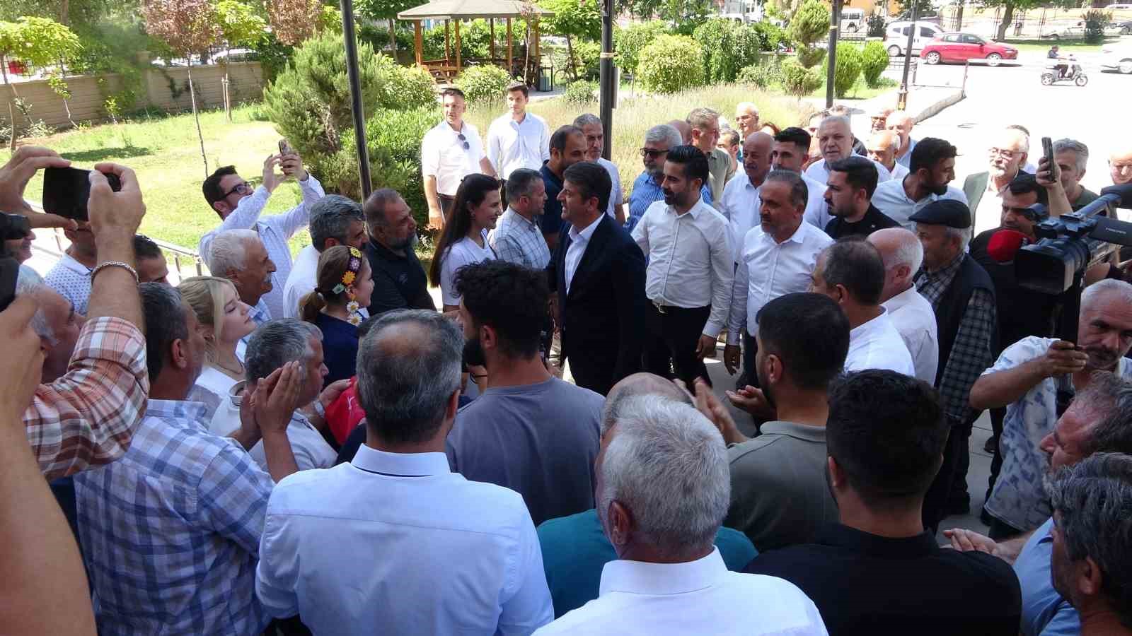 Başkan Abdurrahman Tutdere g&ouml;revine d&ouml;nd&uuml;: "Adıyaman Belediyesi halkın belediyesidir"
