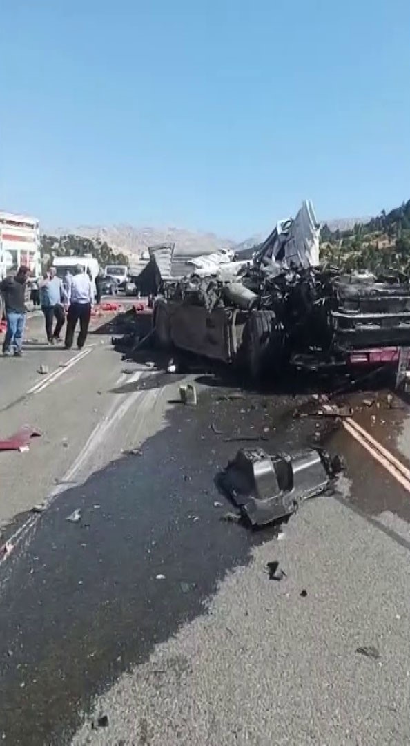 Kahramanmaraş&rsquo;ta tır kazası: 1 ağır yaralı
