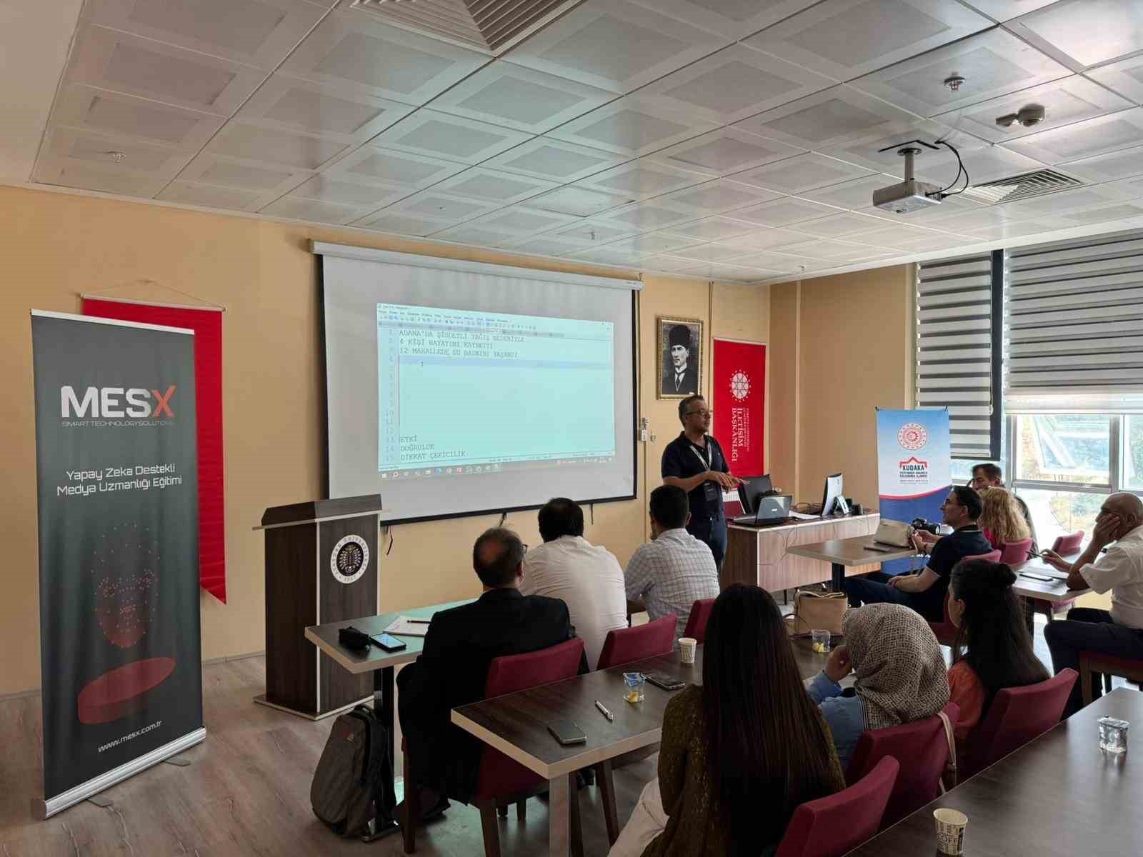 Habercilere yapay zekâ destekli medya eğitimi