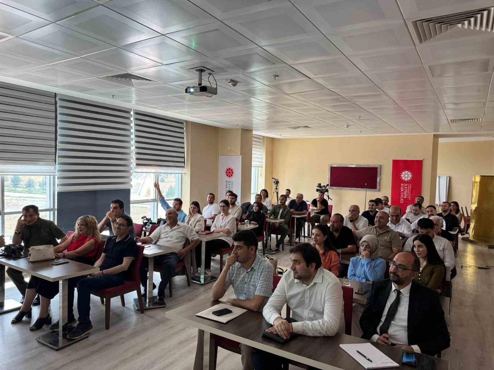 Habercilere yapay zek&acirc; destekli medya eğitimi
