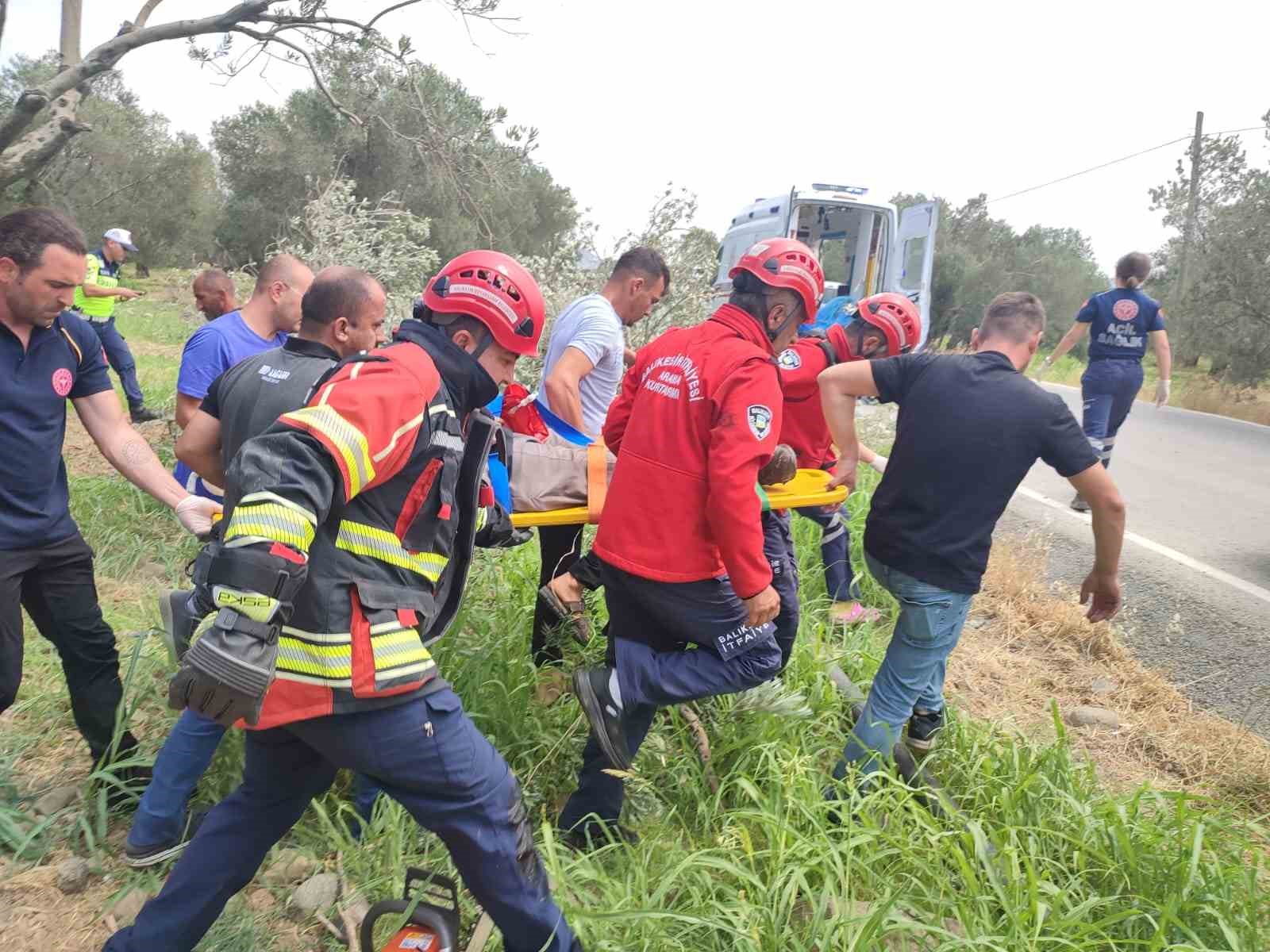 Havran&rsquo;da sıkışmalı trafik kazası: S&uuml;r&uuml;c&uuml; kurtarıldı
