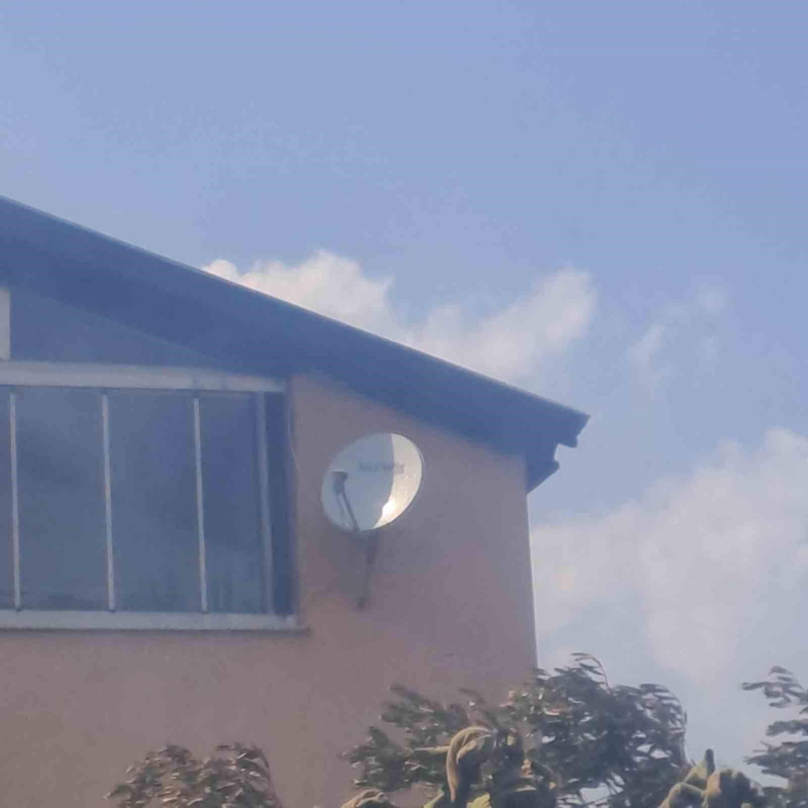 Erdek&rsquo;te arazi yangını kısa s&uuml;rede s&ouml;nd&uuml;r&uuml;ld&uuml;: Can ve mal kaybı yaşanmadı
