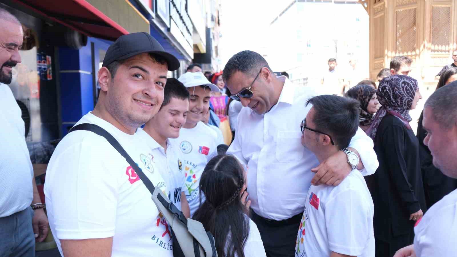 Sorgun Yaz Festivali kortej y&uuml;r&uuml;y&uuml;ş&uuml; ile start verdi
