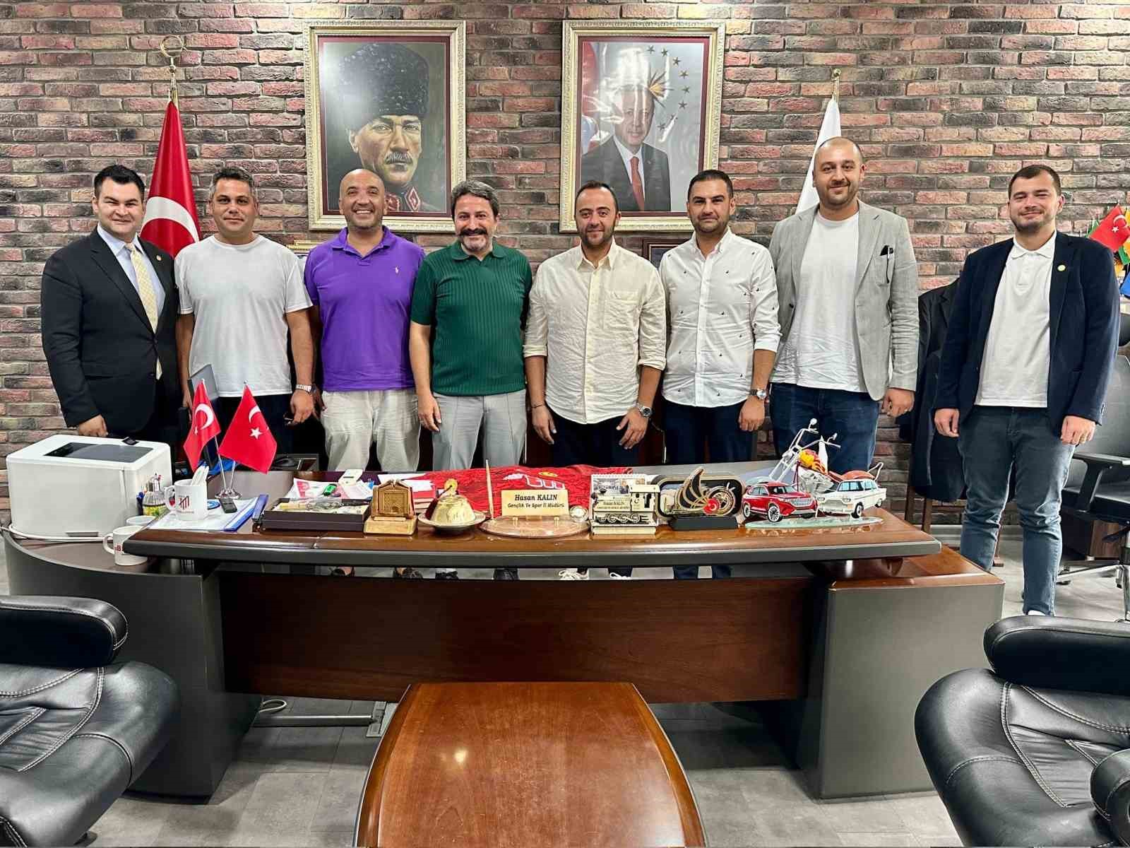 Kul&uuml;p y&ouml;netiminden Gen&ccedil;lik ve Spor İl M&uuml;d&uuml;r&uuml; Hasan Kalın&rsquo;a ziyaret

