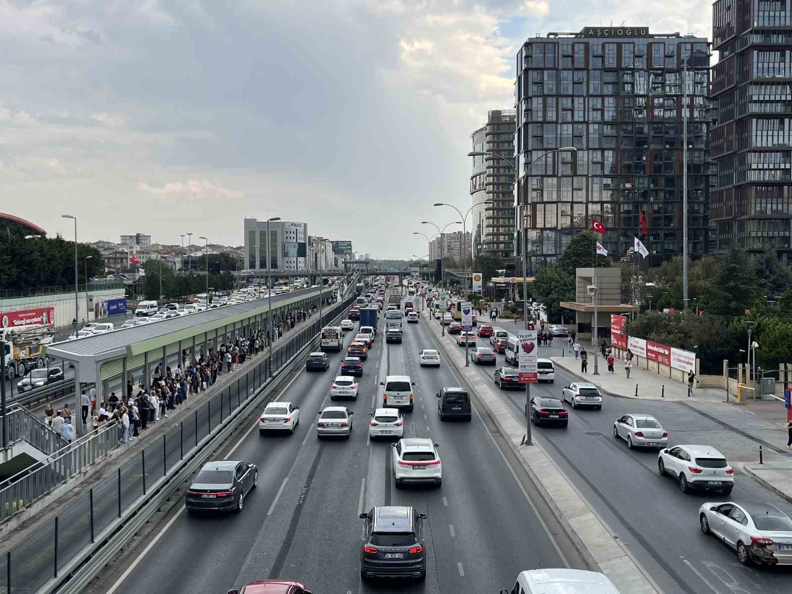 İstanbul’da trafik yoğunluğu yüzde 67’e ulaştı