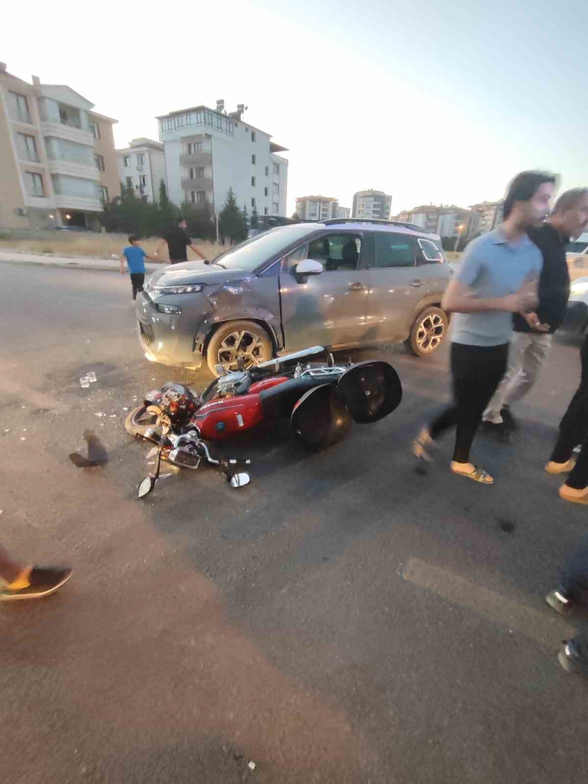 Elazığ’da otomobil ile motosiklet çarpıştı:1 yaralı