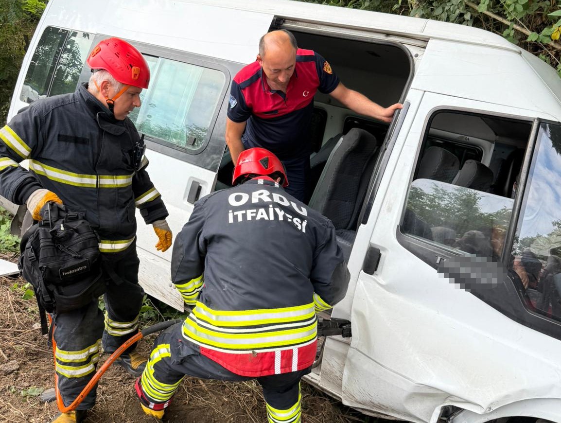 Ordu’daki servis minibüsü kazasında yaralı sayısı 16’ya yükseldi