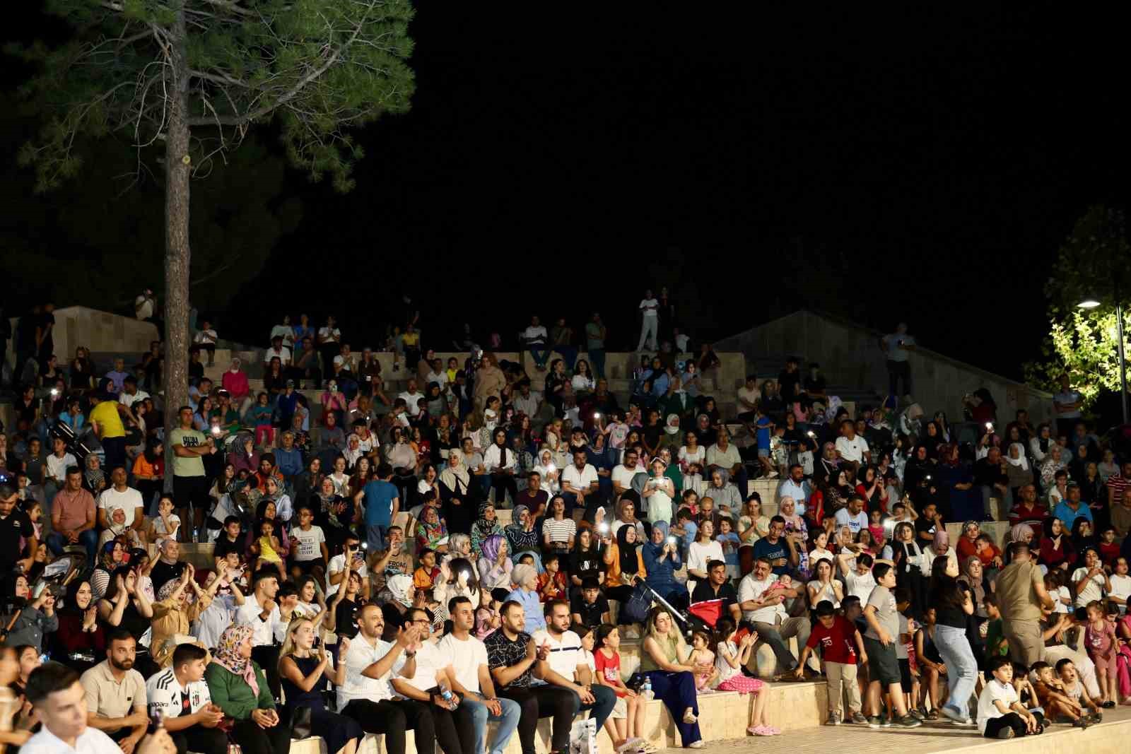 Siirt’te halk konseri coşkusu