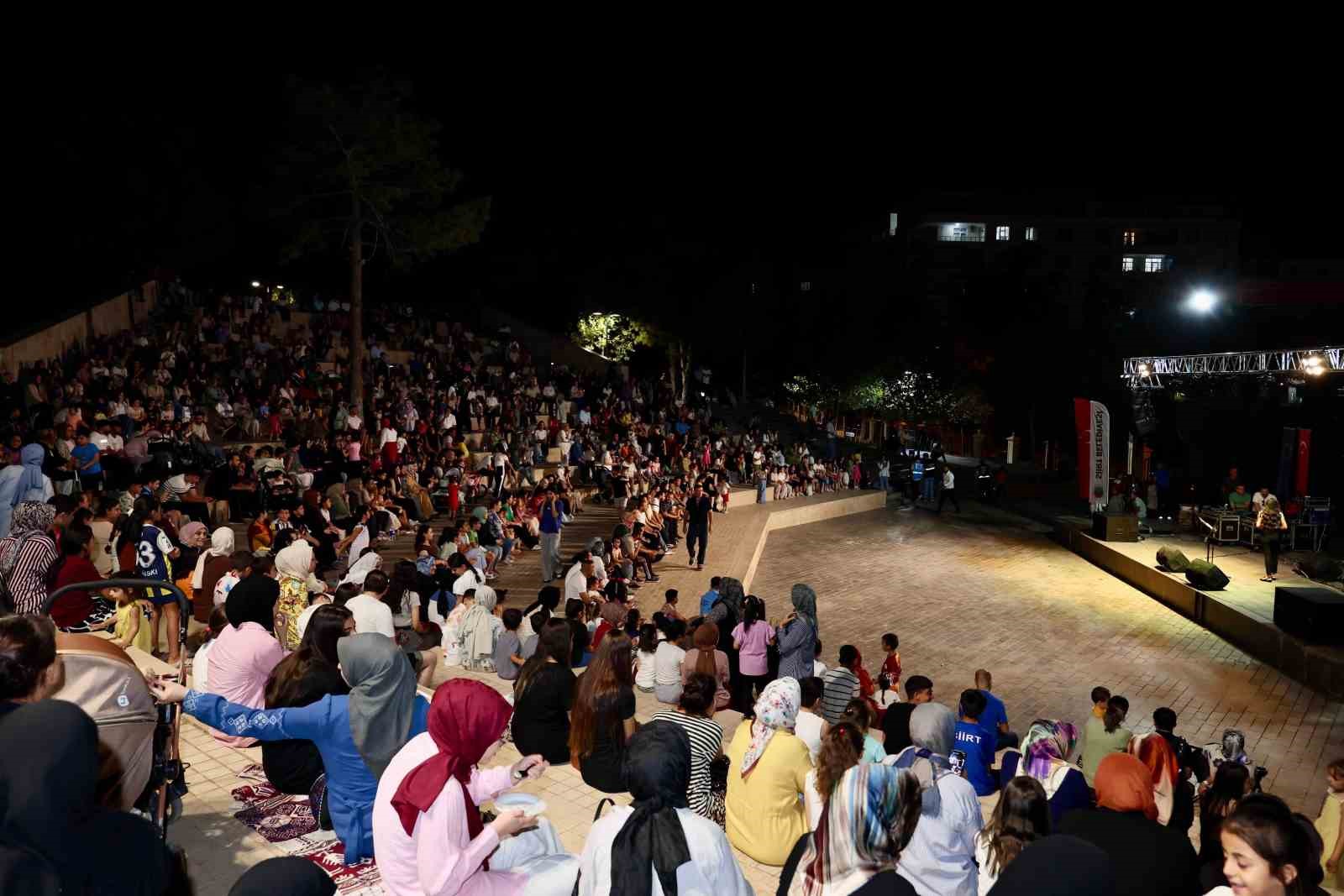 Siirt’te halk konseri coşkusu