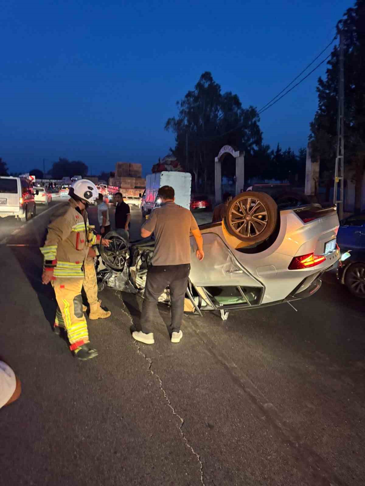 Otomobil, sepetli motosiklete çarpıştı: 6 yaralı