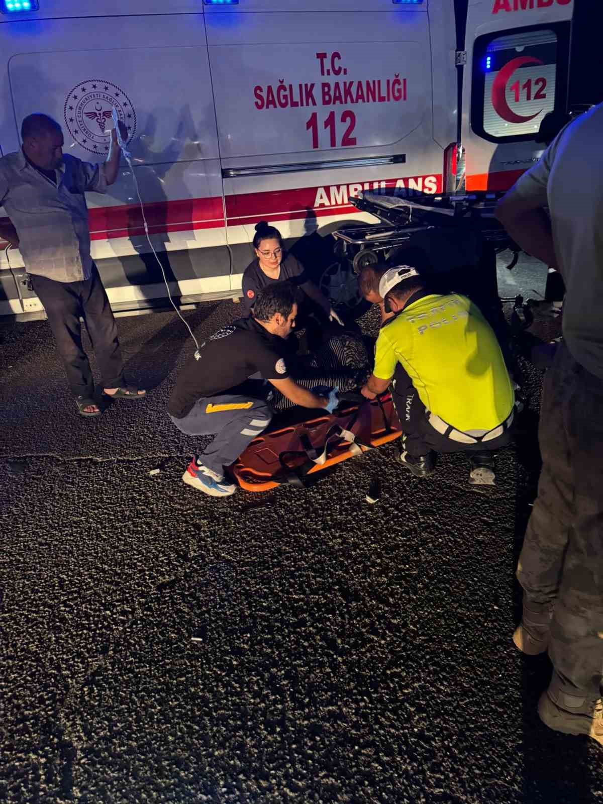 Otomobil, sepetli motosiklete çarpıştı: 6 yaralı