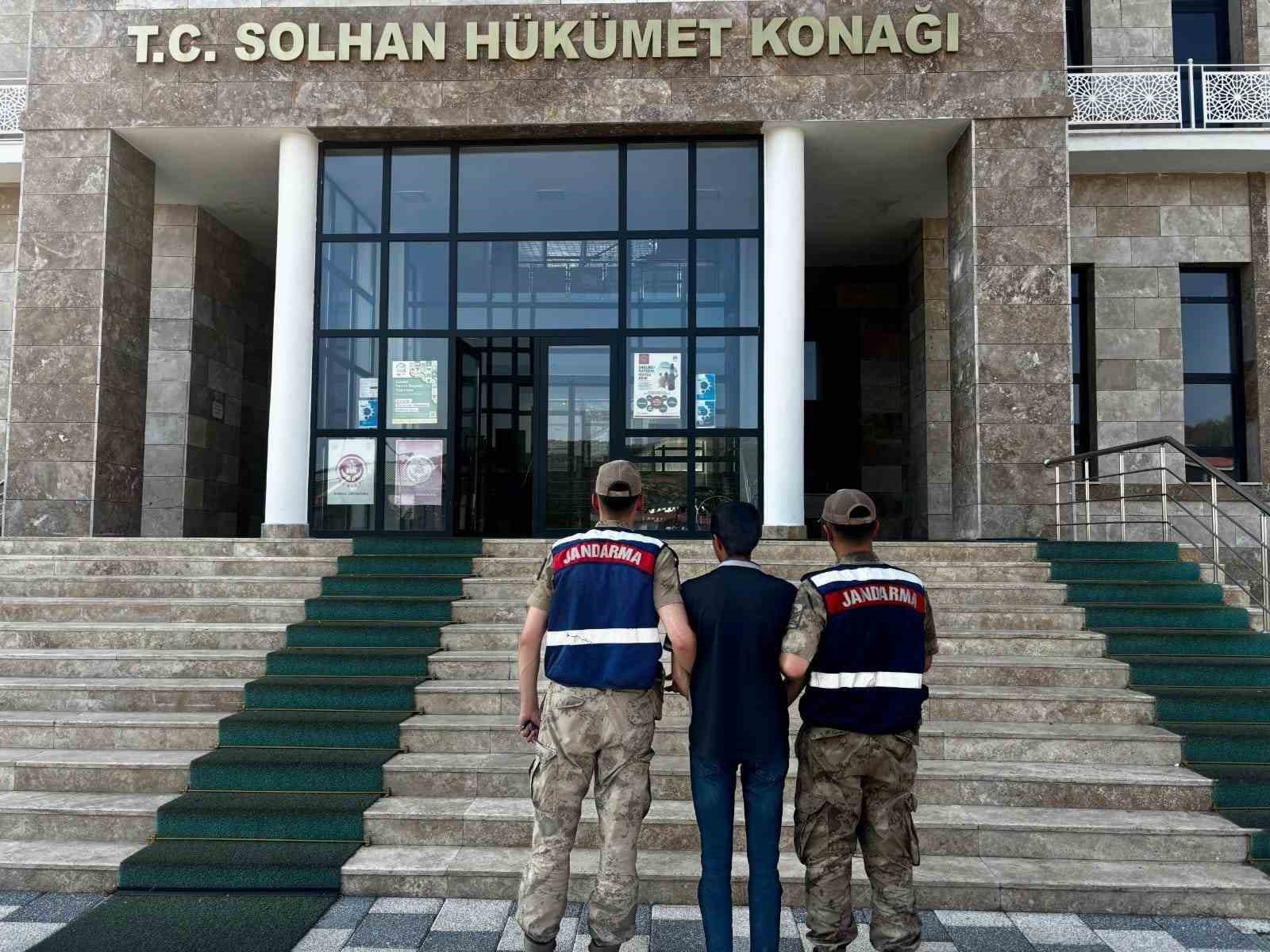 Bing&ouml;l&rsquo;de kesinleşmiş hapis cezası bulunan 2 zanlı yakalandı
